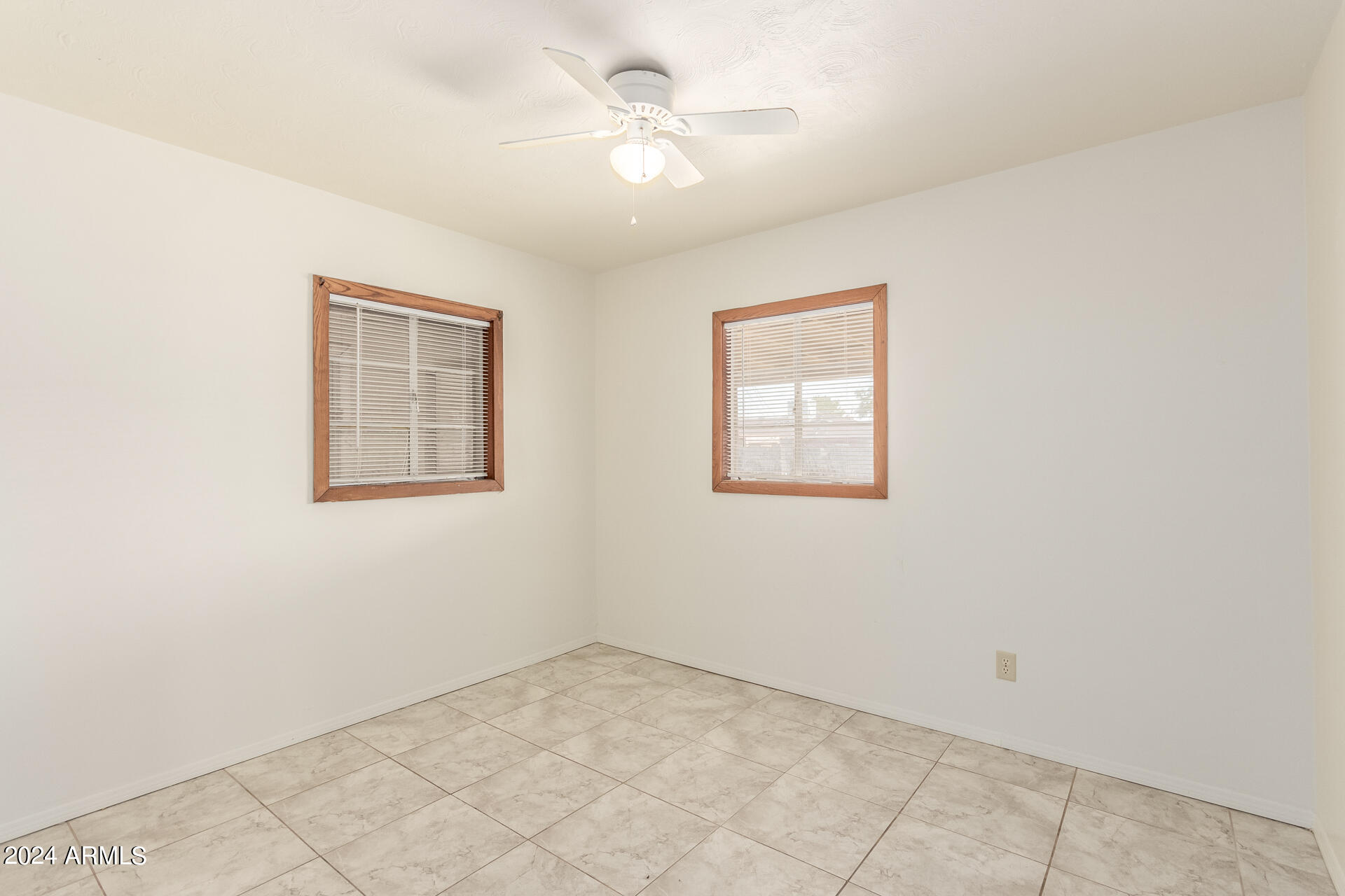 2823 W KEIM Drive