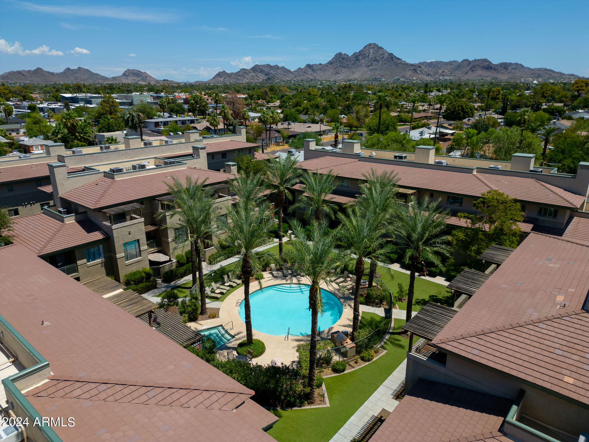 815 E ROSE Lane # 140
