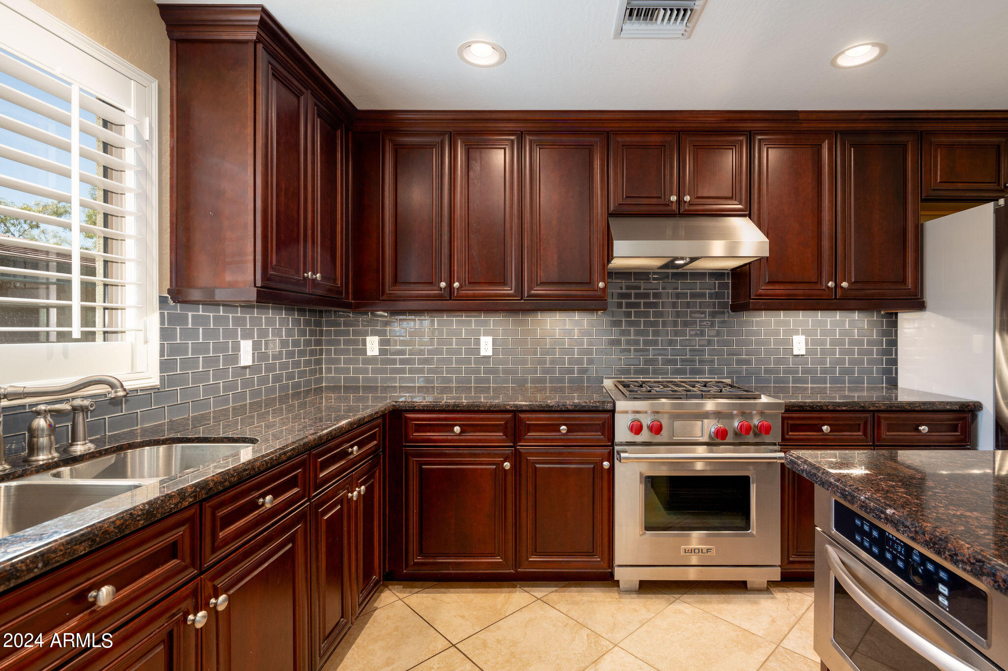 815 E ROSE Lane # 140