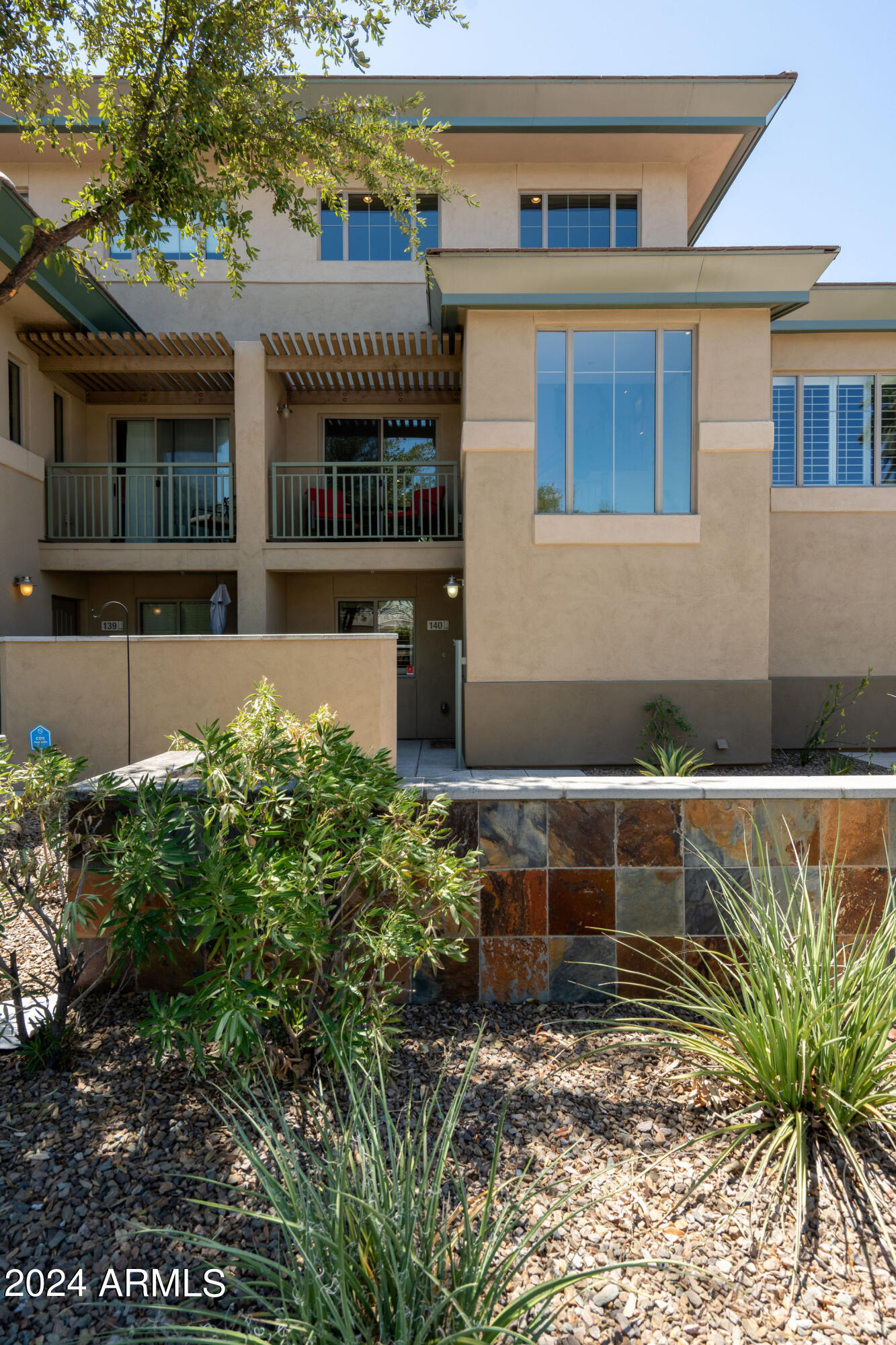 815 E ROSE Lane # 140