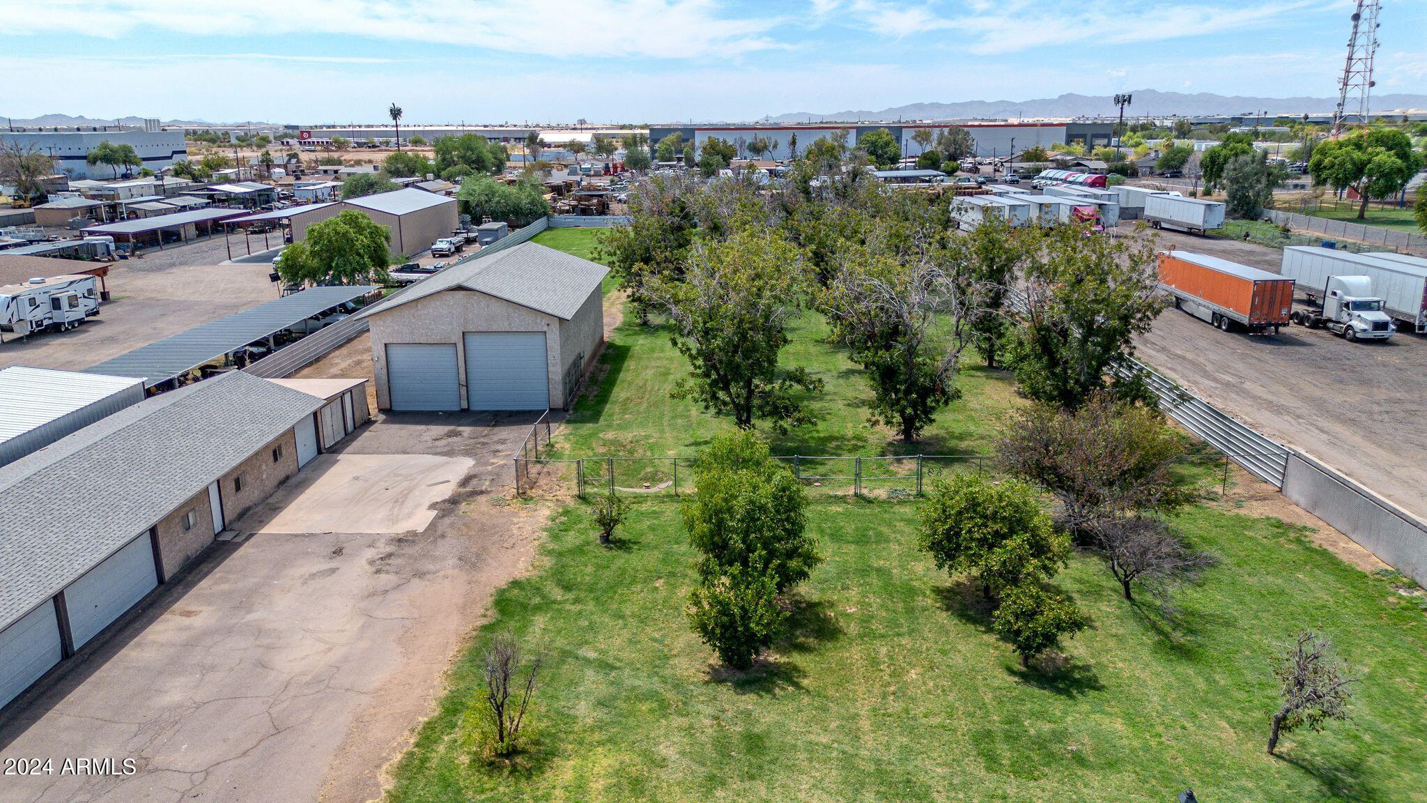 102 N 67TH Avenue