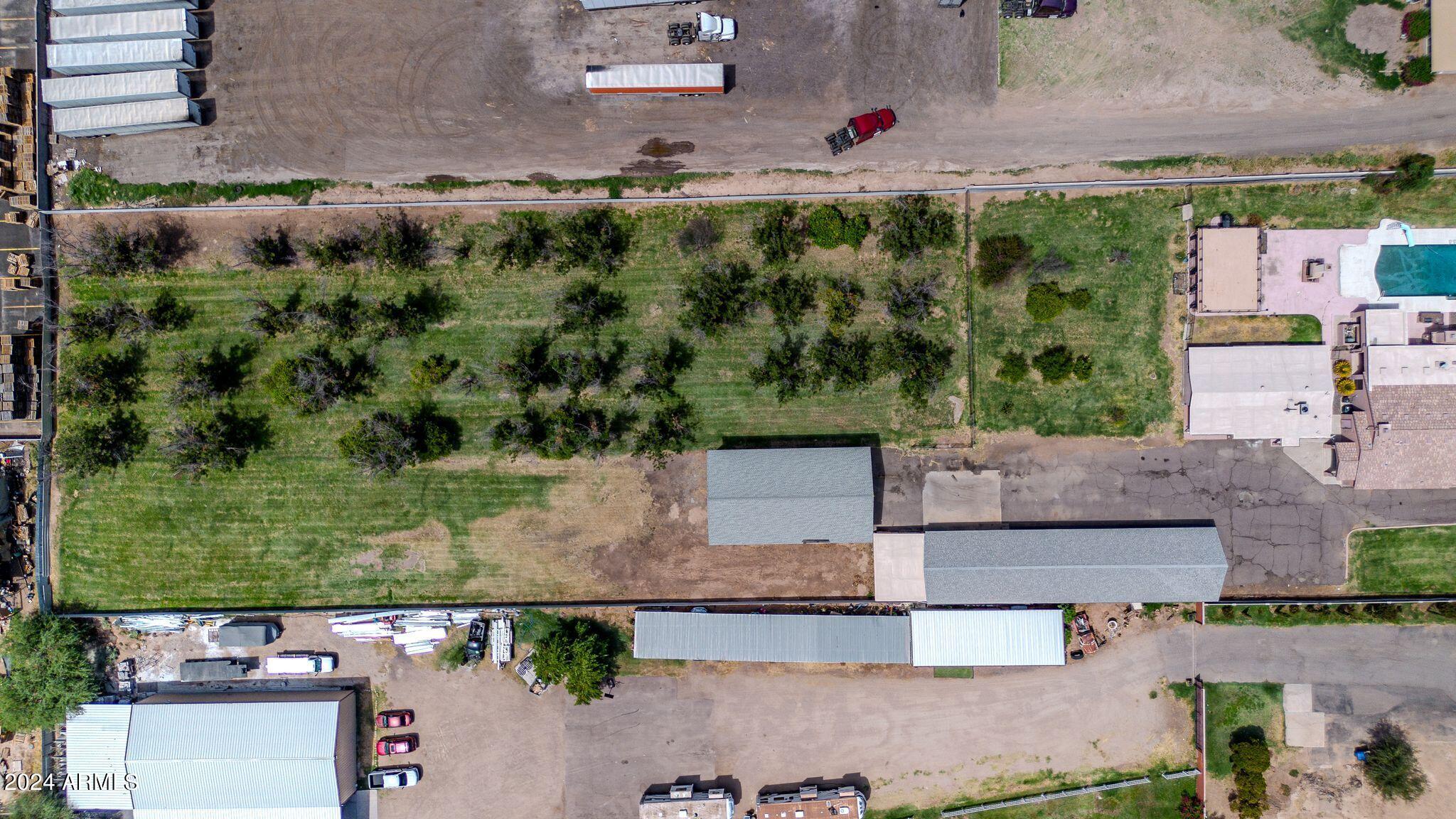 102 N 67TH Avenue