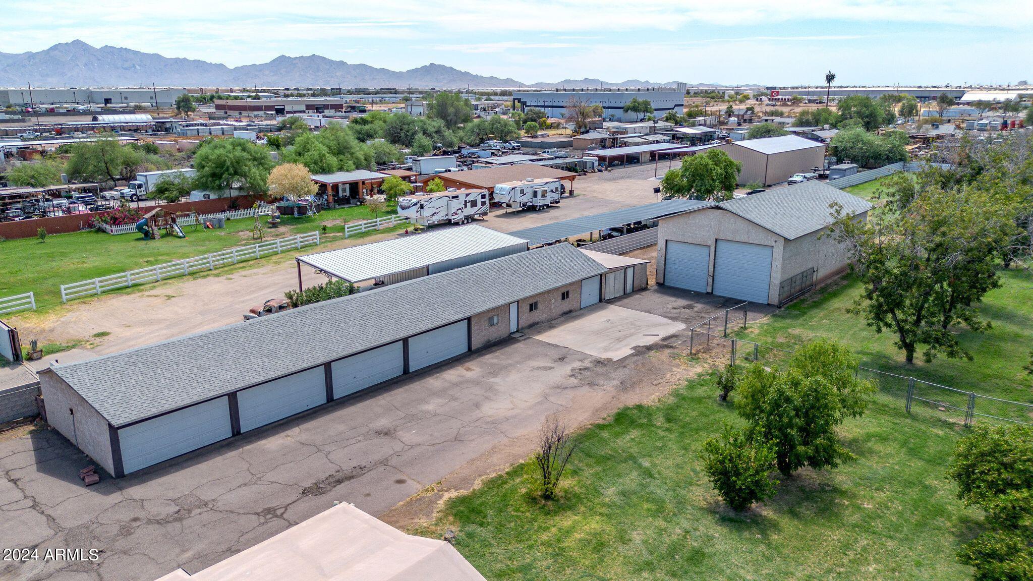 102 N 67TH Avenue