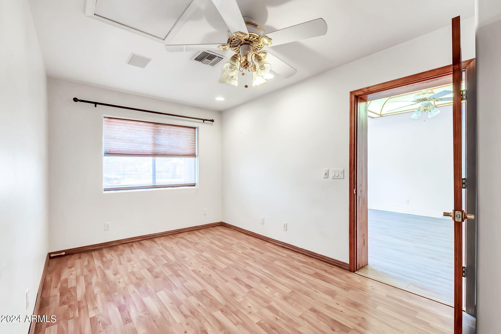 102 N 67TH Avenue