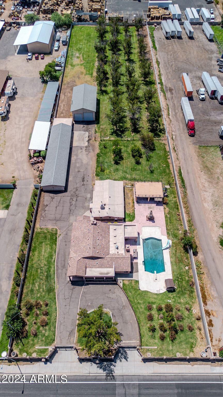 102 N 67TH Avenue