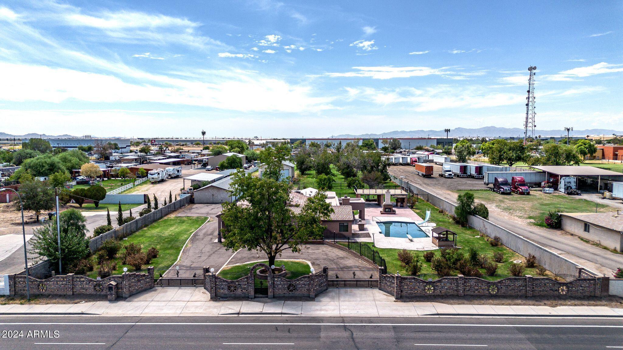 102 N 67TH Avenue