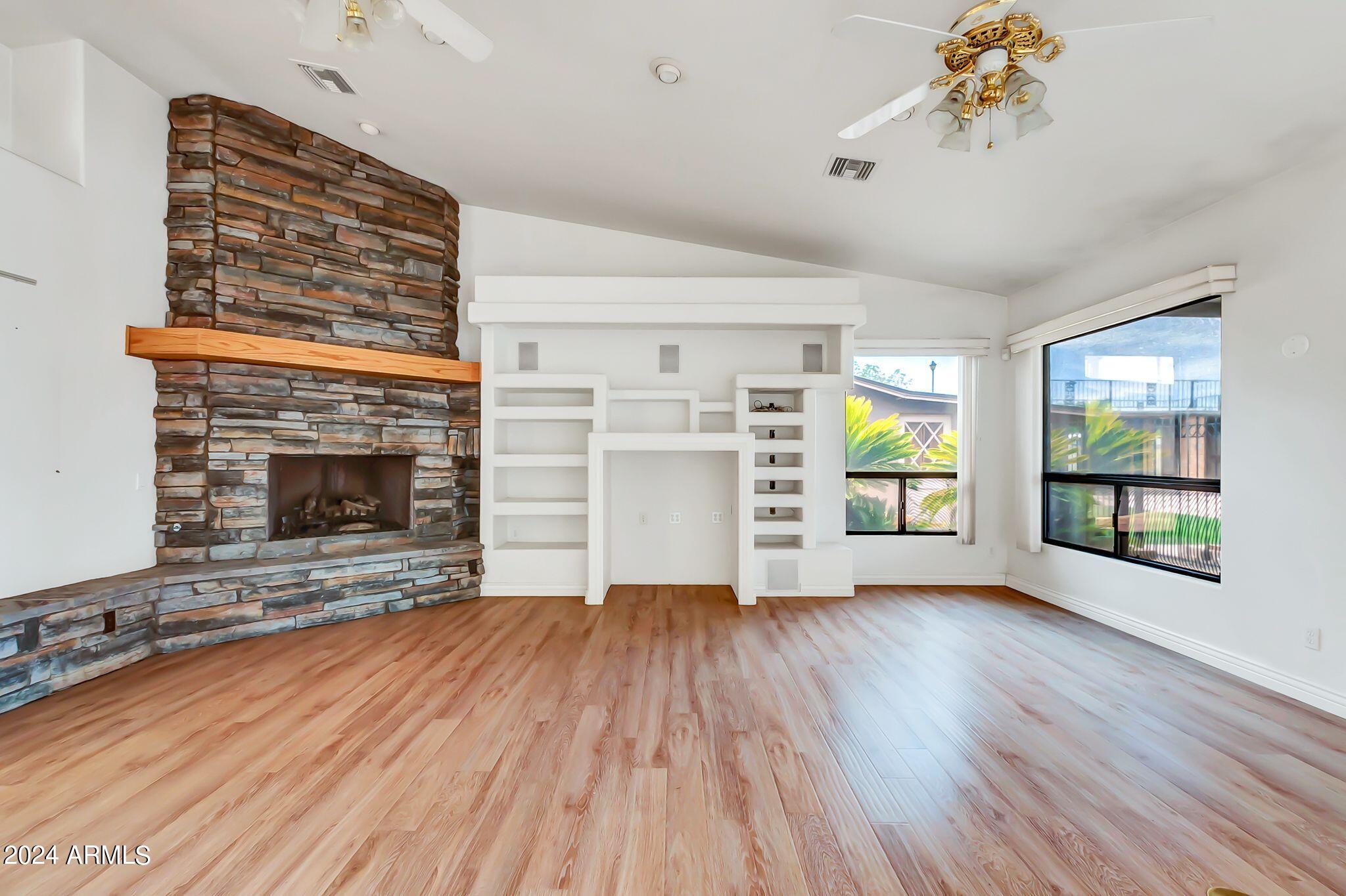 102 N 67TH Avenue
