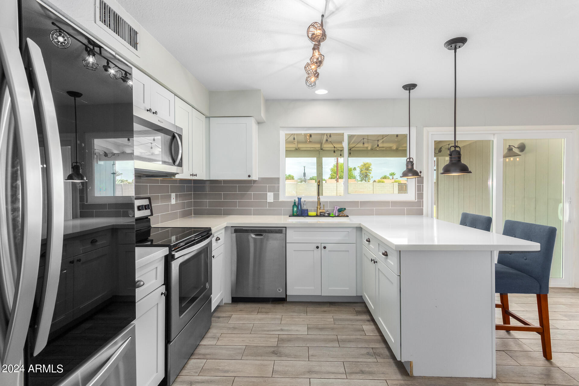 2008 W WESTERN Drive