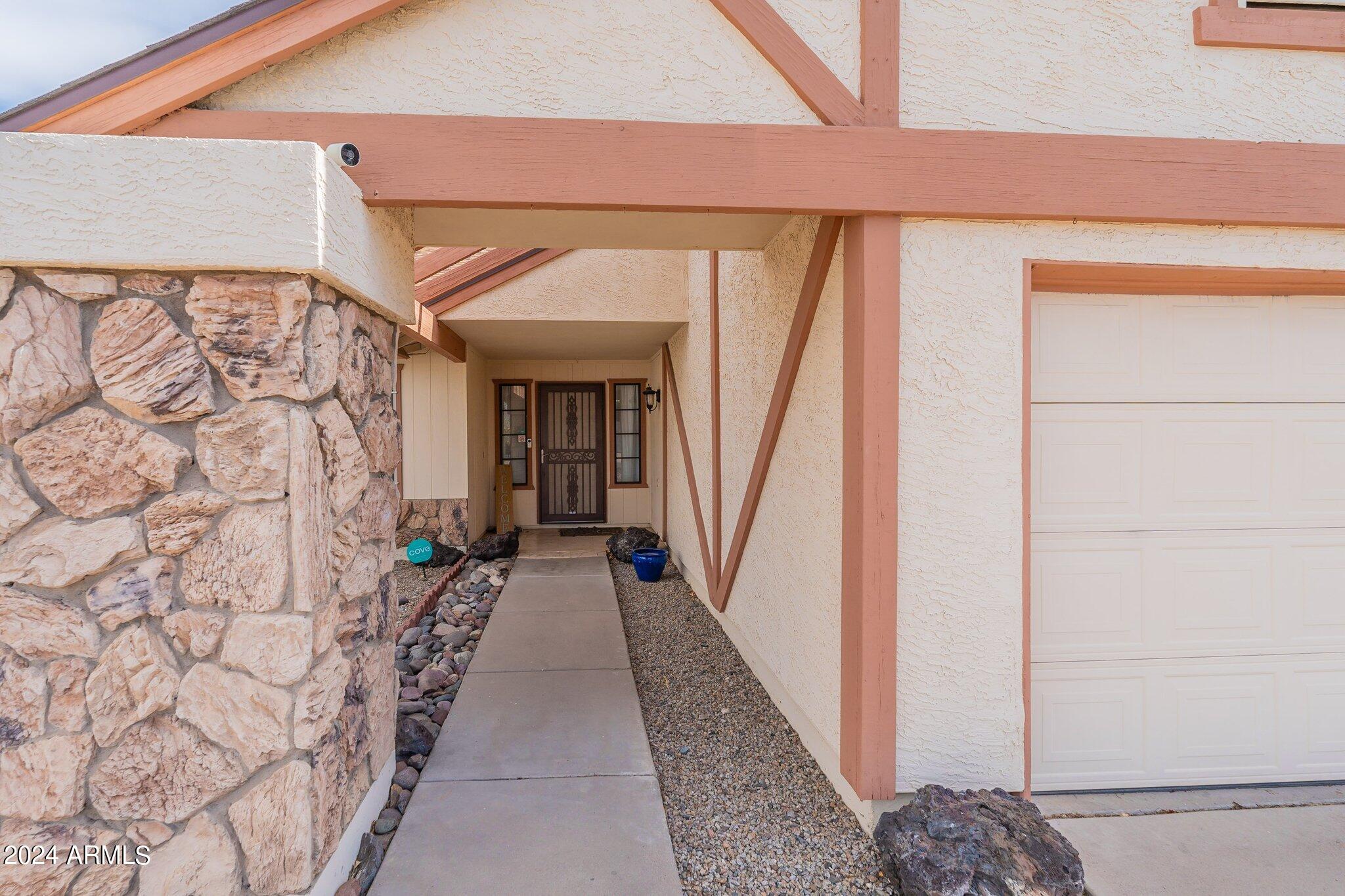 4001 W WOODRIDGE Drive