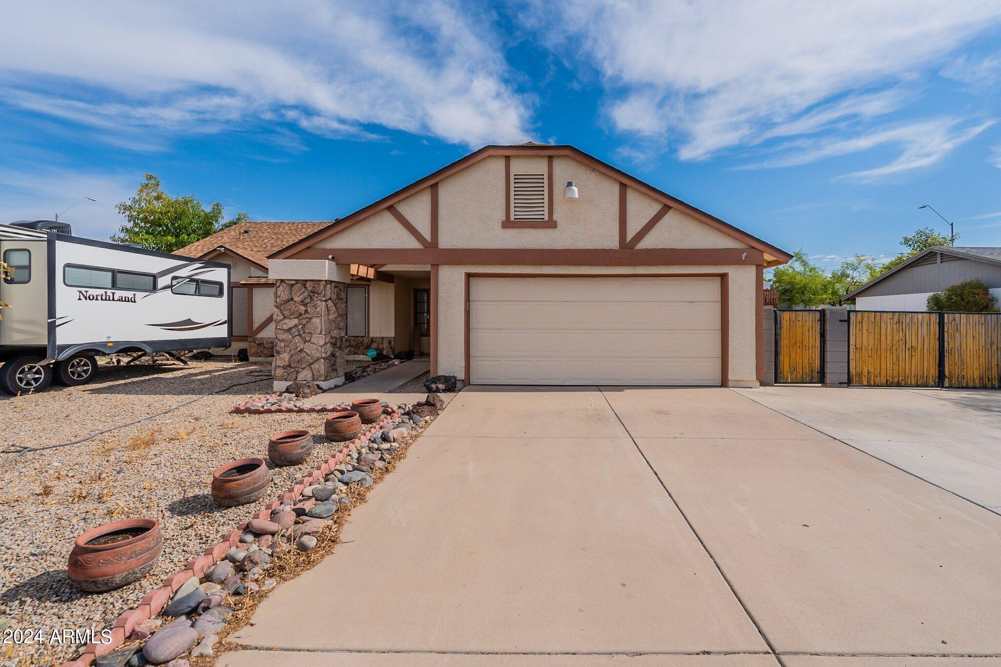 4001 W WOODRIDGE Drive