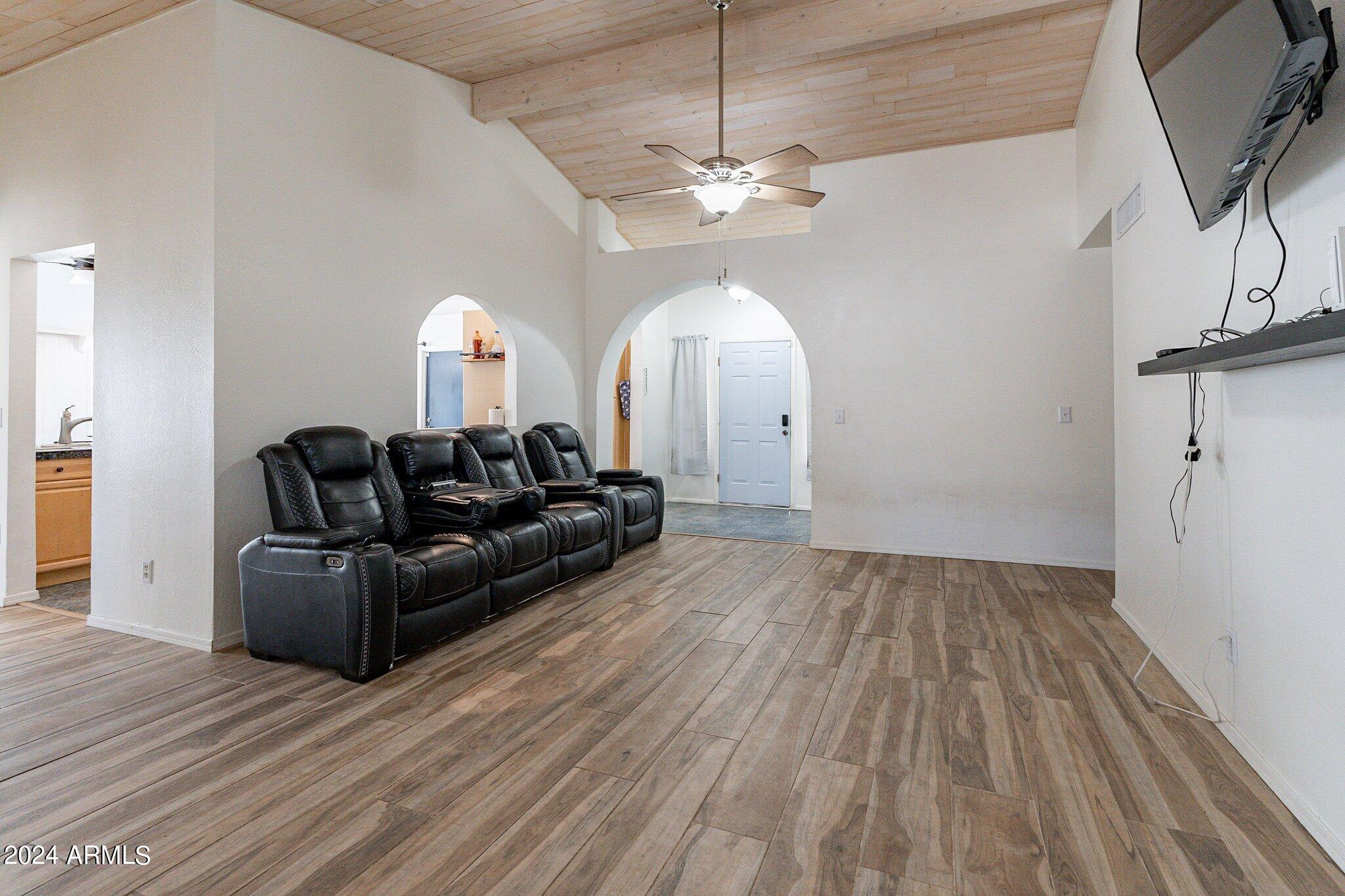4001 W WOODRIDGE Drive