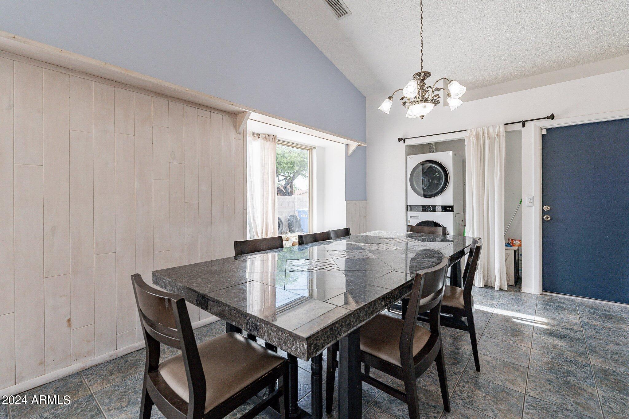 4001 W WOODRIDGE Drive