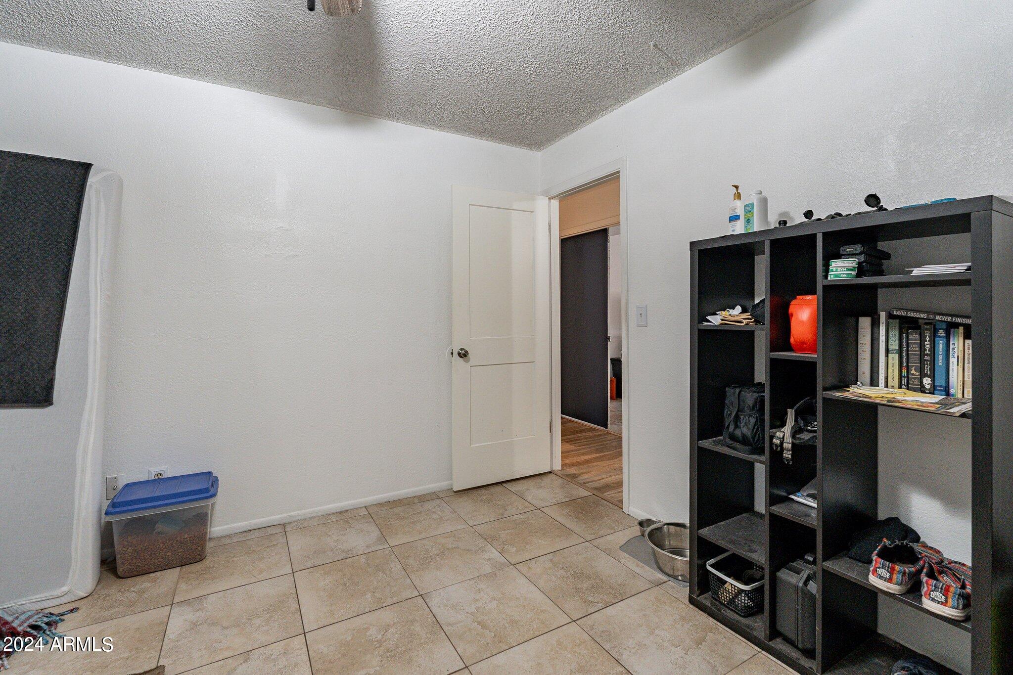 4001 W WOODRIDGE Drive