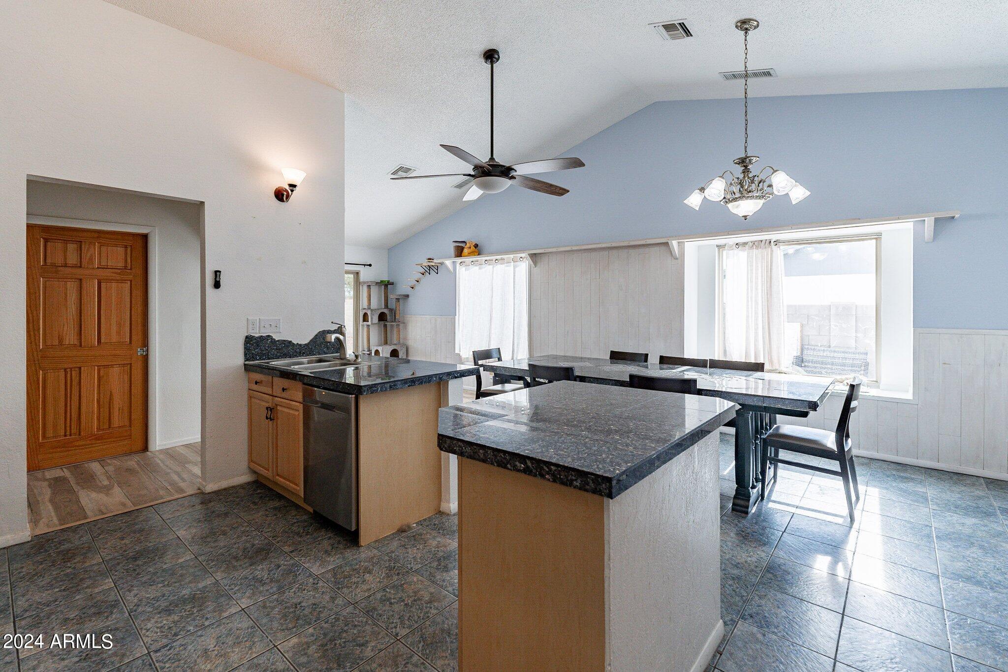 4001 W WOODRIDGE Drive