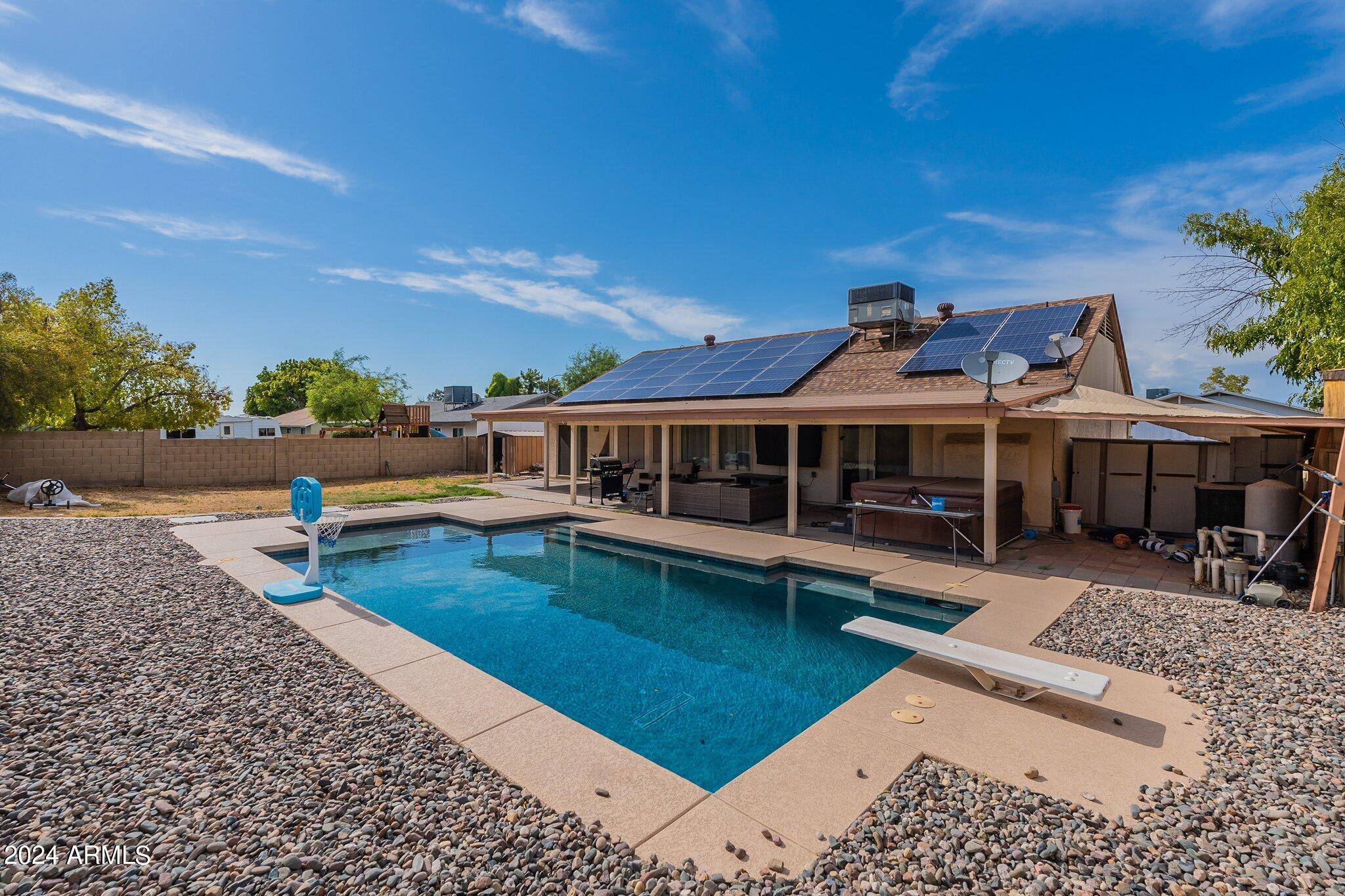 4001 W WOODRIDGE Drive