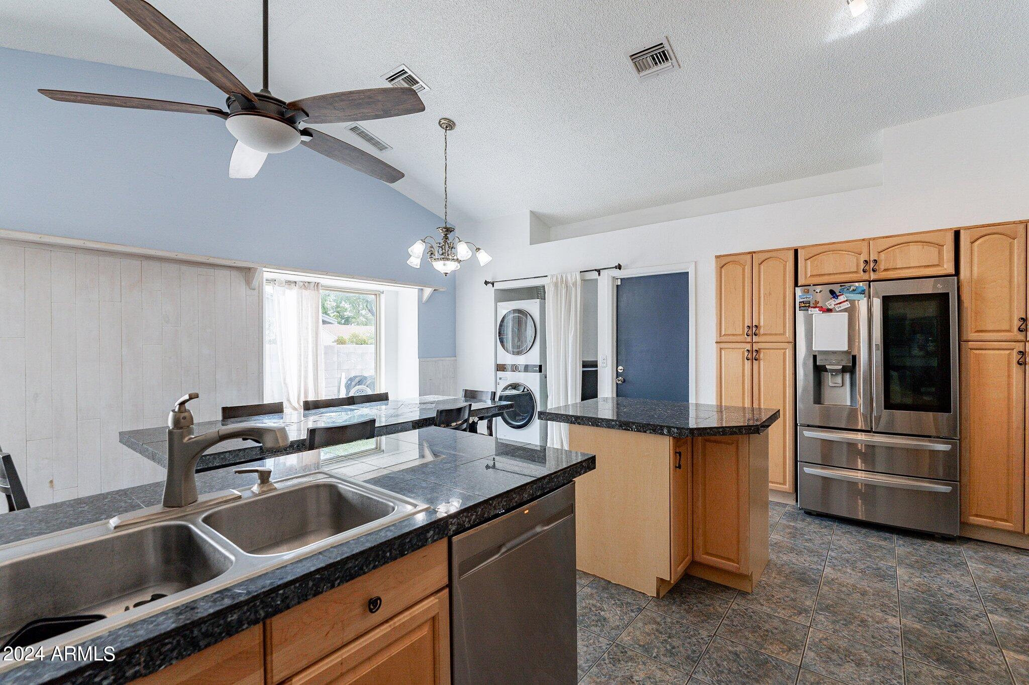 4001 W WOODRIDGE Drive