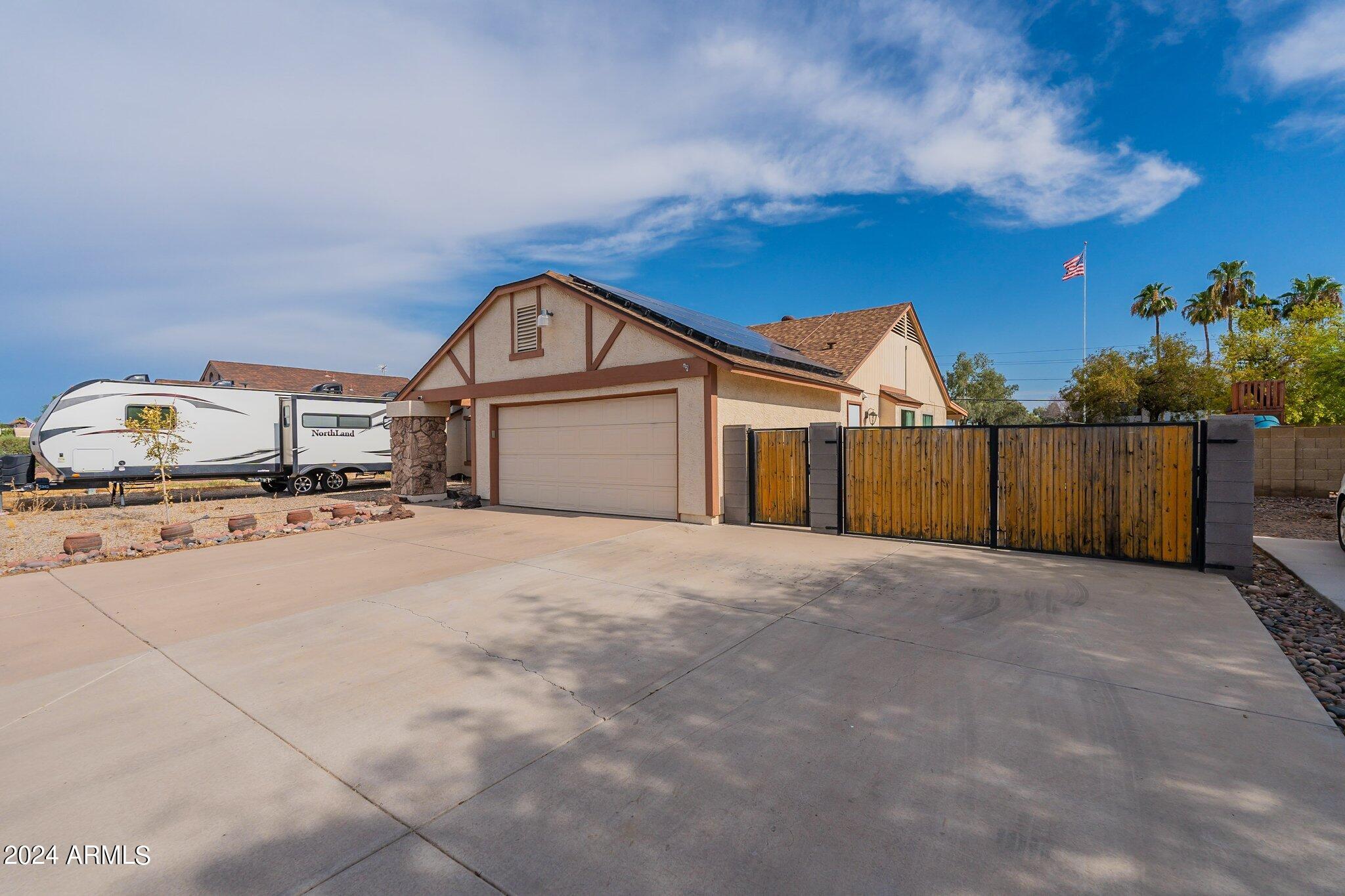 4001 W WOODRIDGE Drive