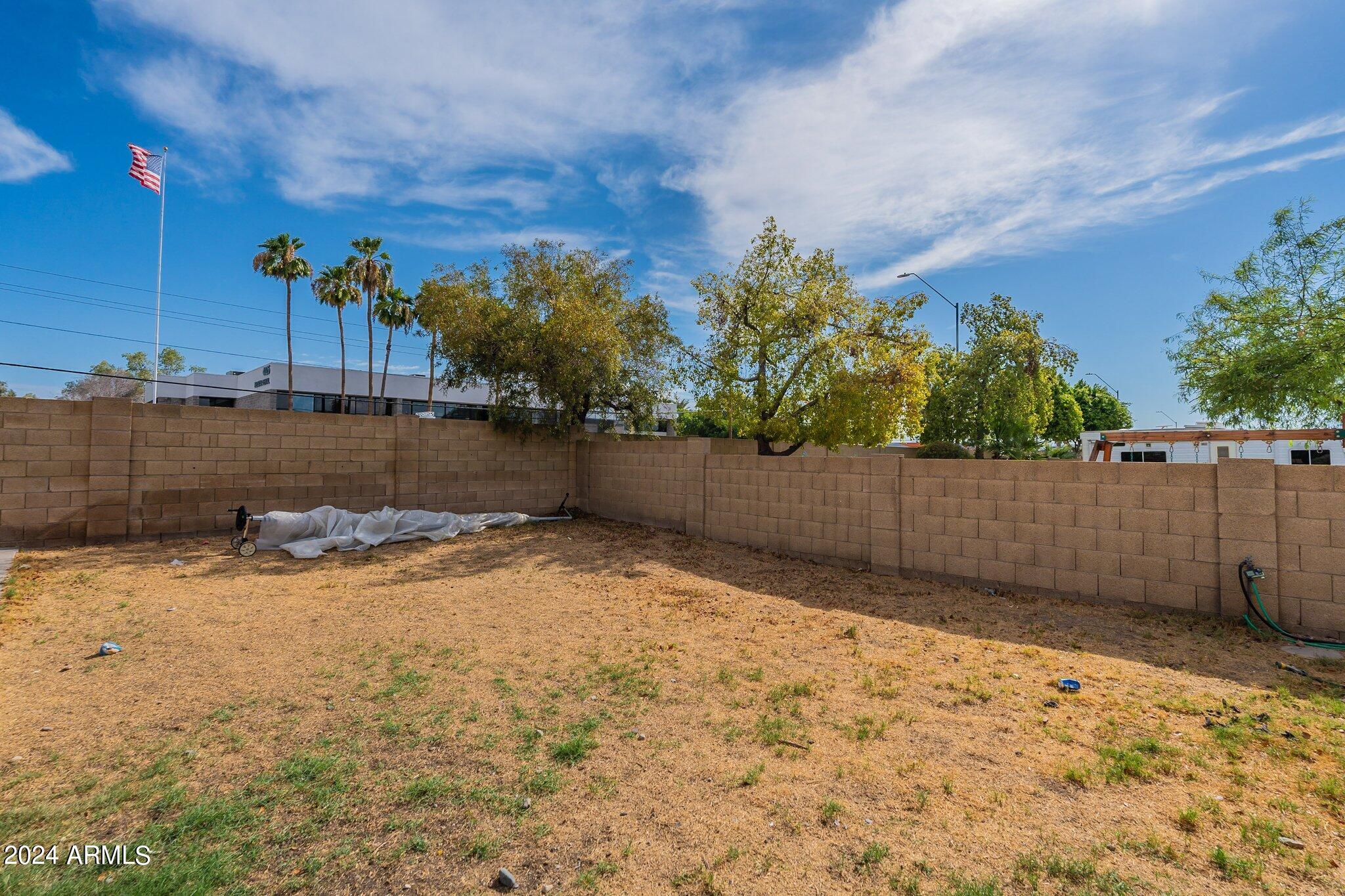 4001 W WOODRIDGE Drive