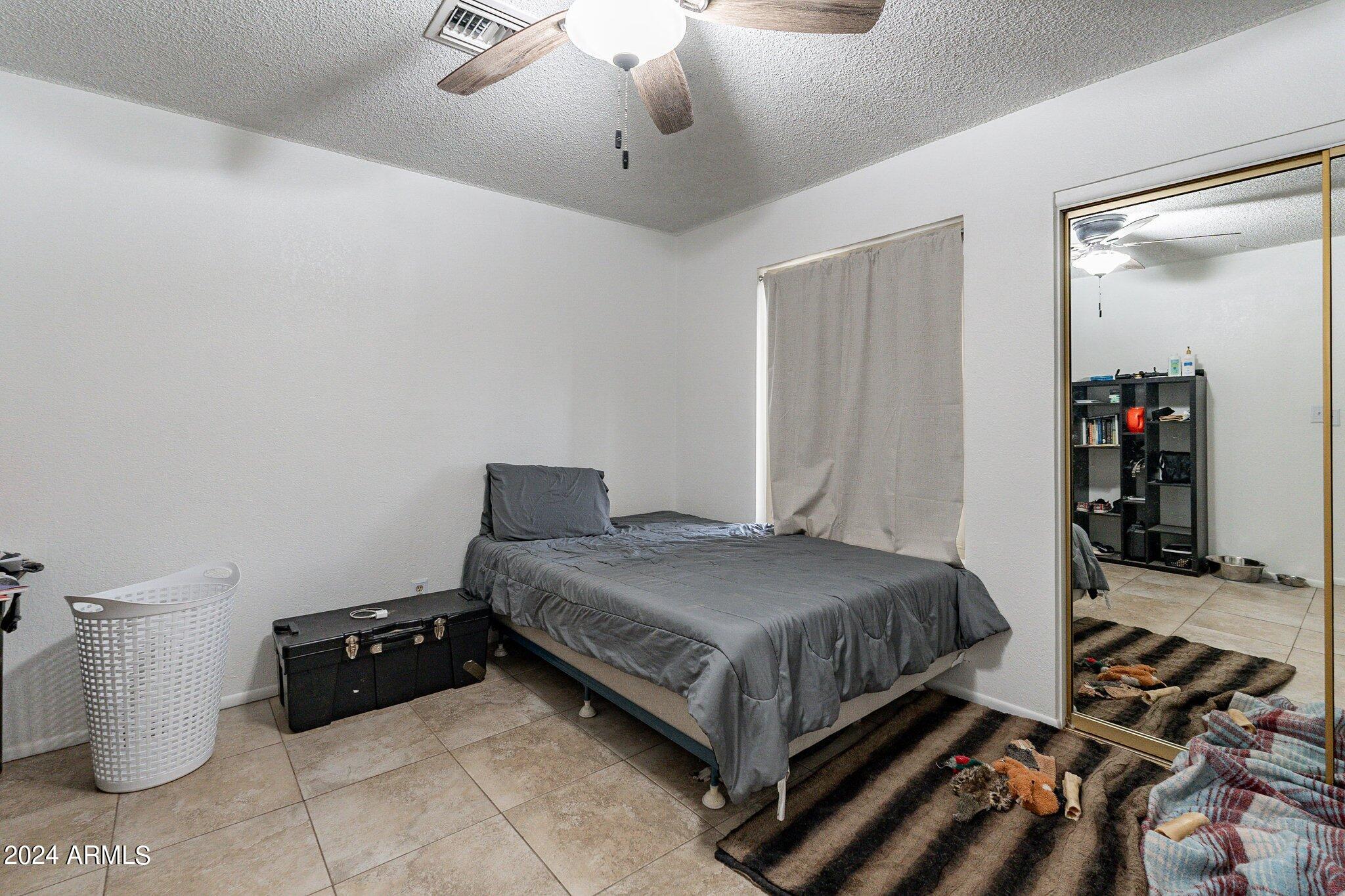 4001 W WOODRIDGE Drive