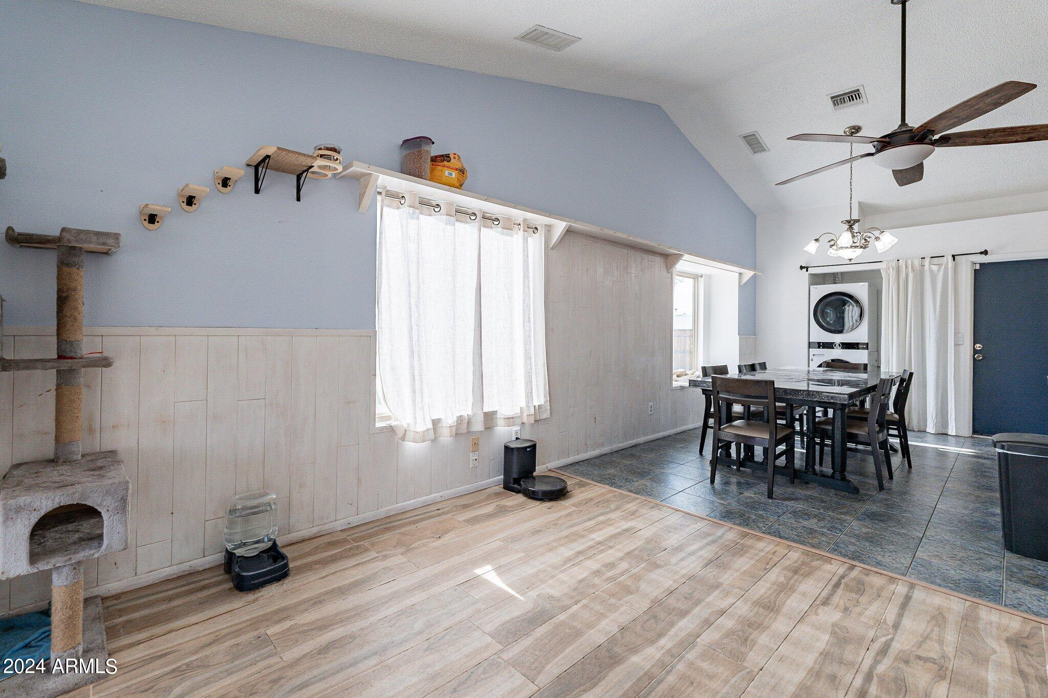 4001 W WOODRIDGE Drive