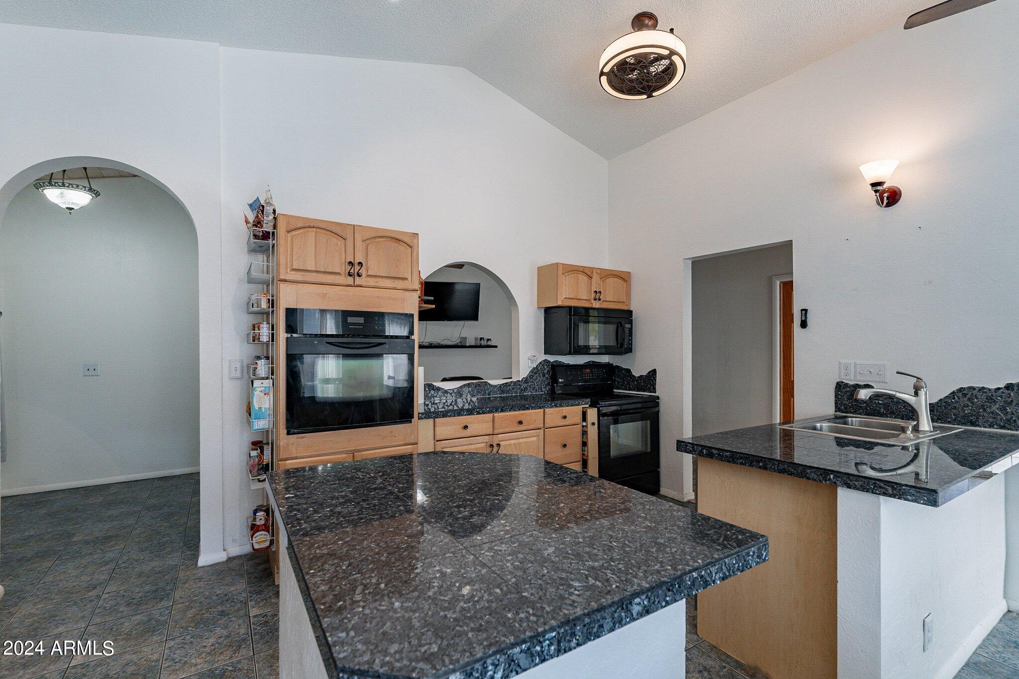 4001 W WOODRIDGE Drive