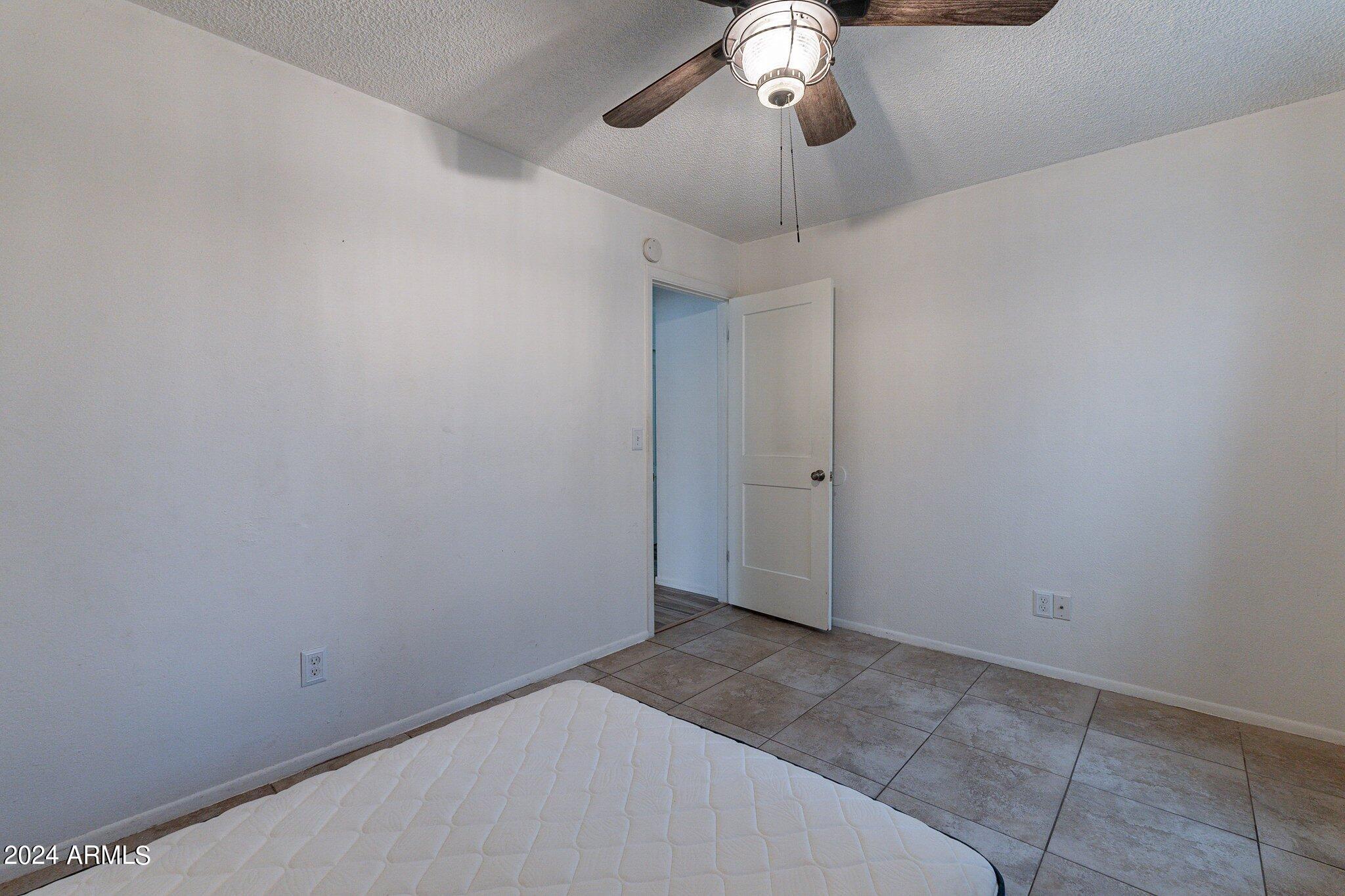 4001 W WOODRIDGE Drive