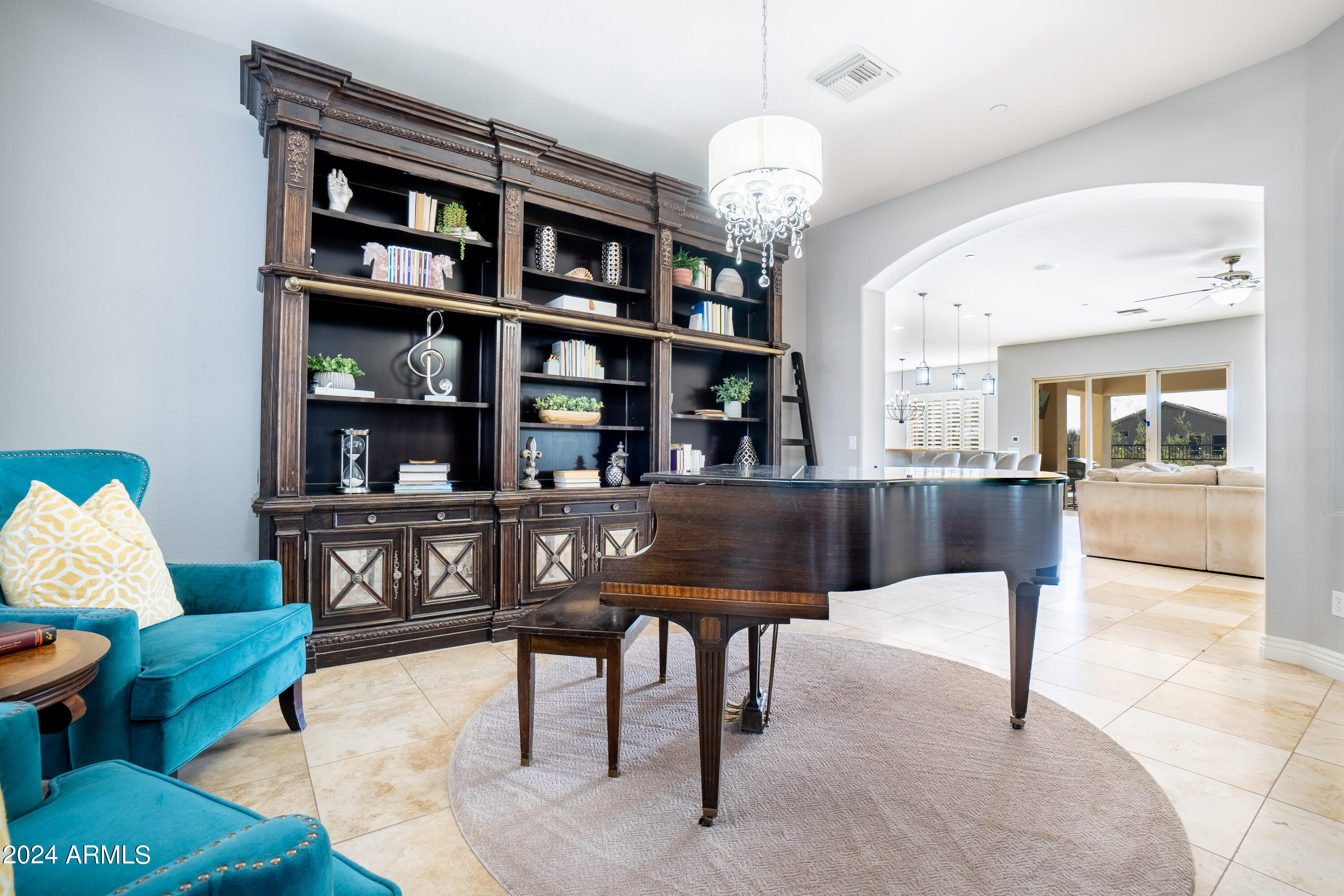 5216 E BARWICK Drive