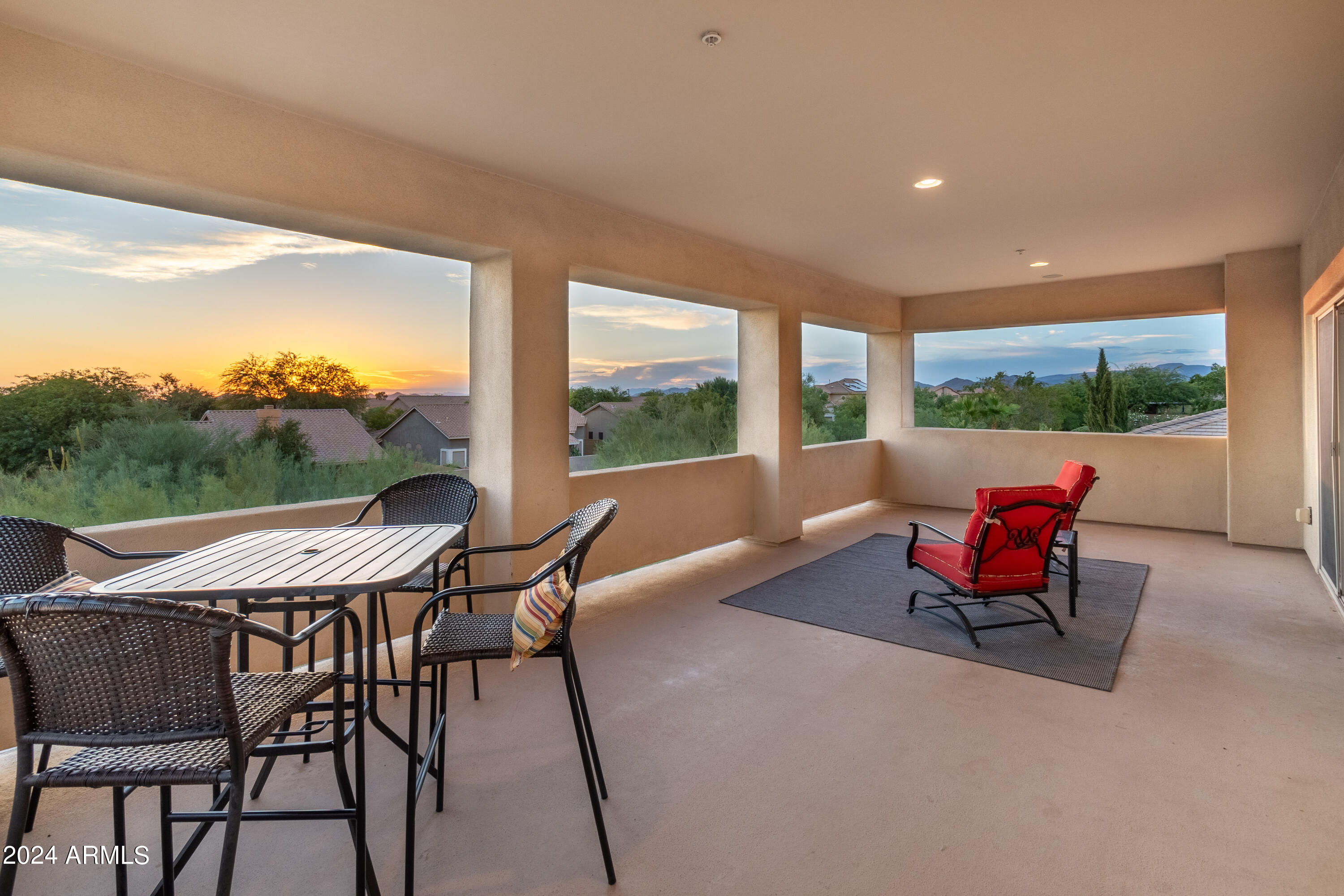 5216 E BARWICK Drive