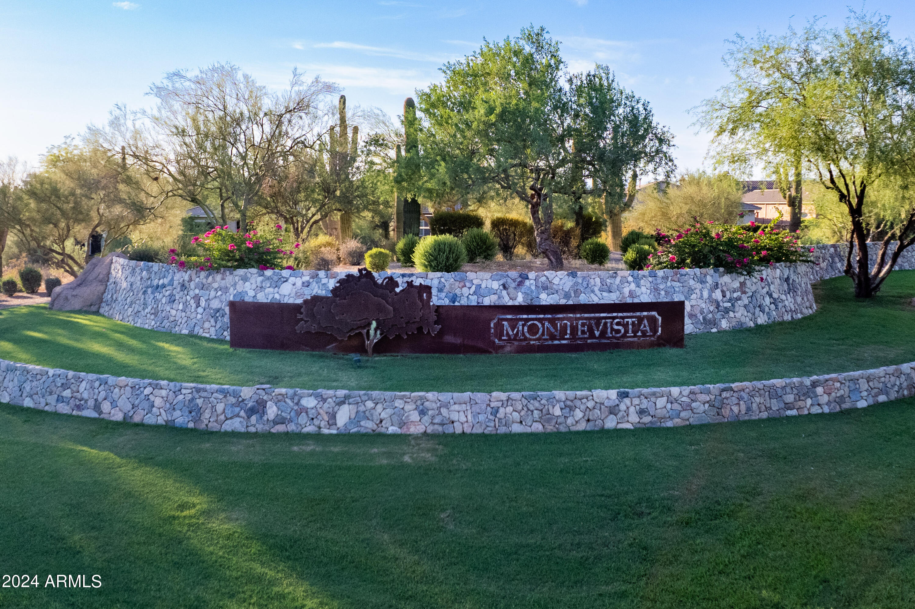 5216 E BARWICK Drive