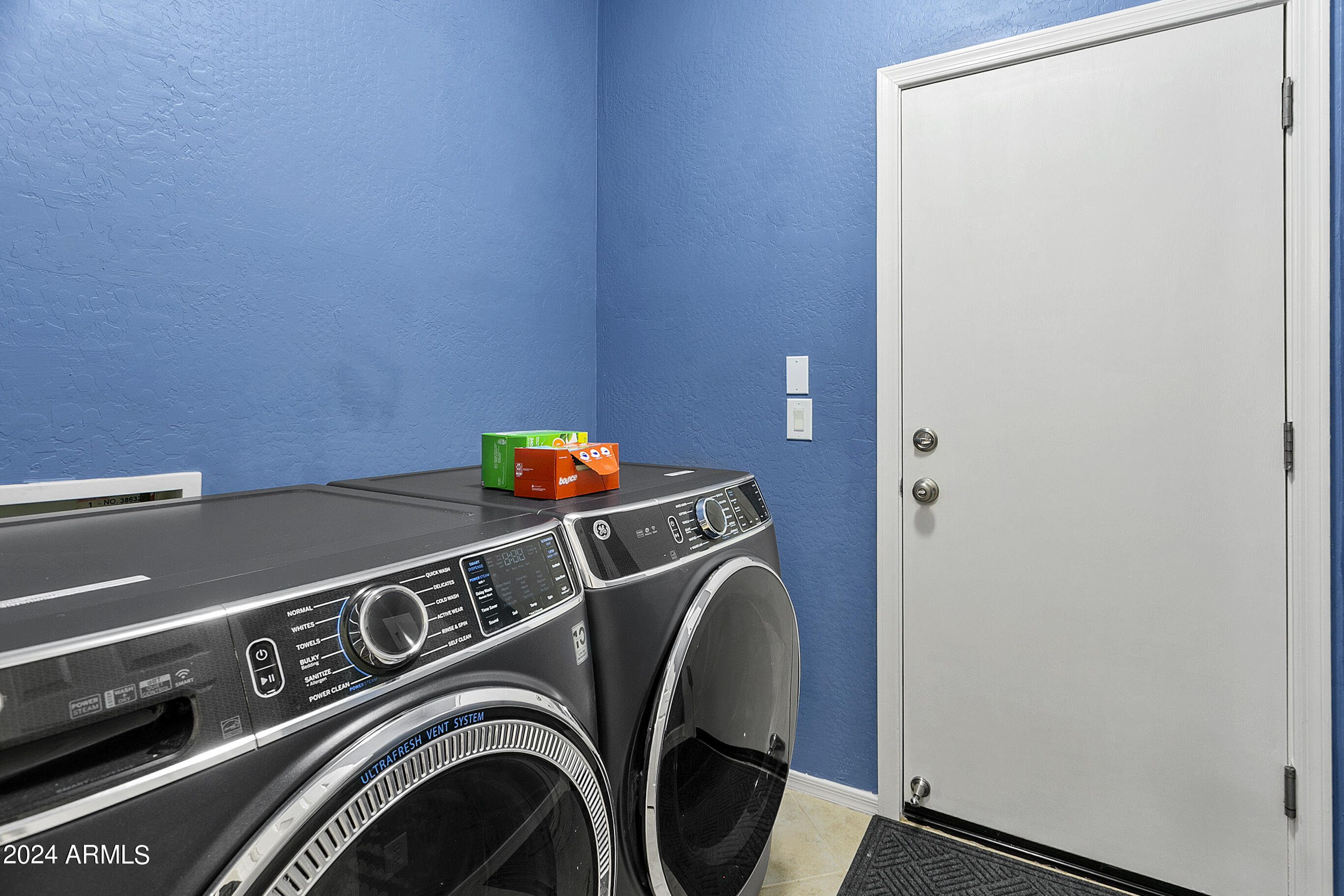 16571 W SHERMAN Street