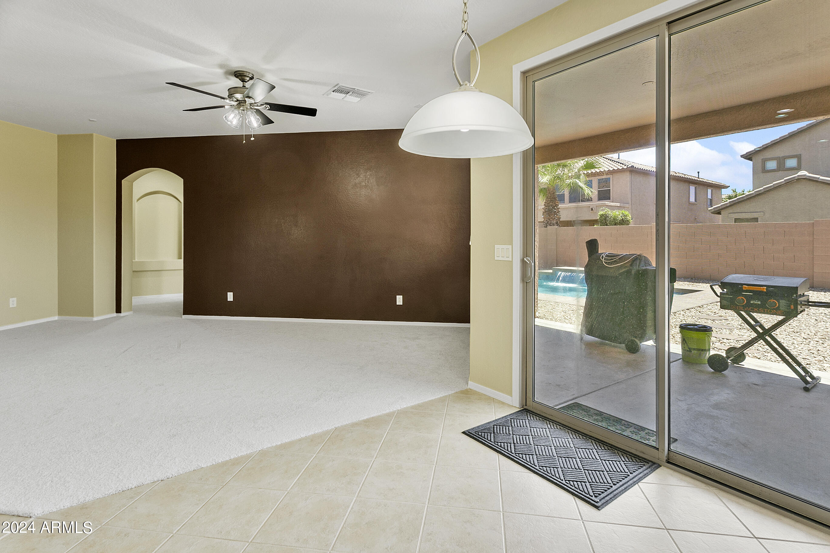 16571 W SHERMAN Street