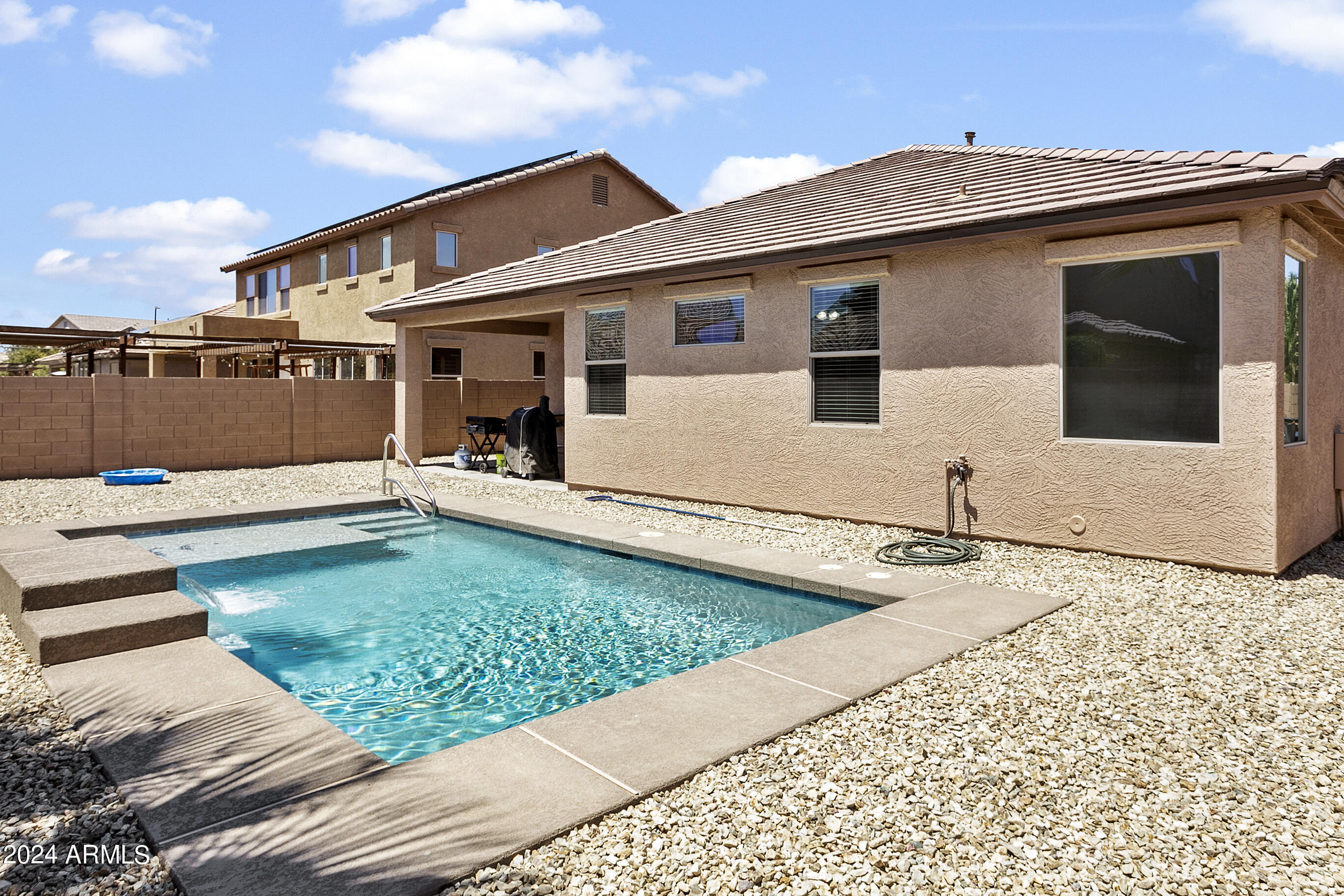 16571 W SHERMAN Street