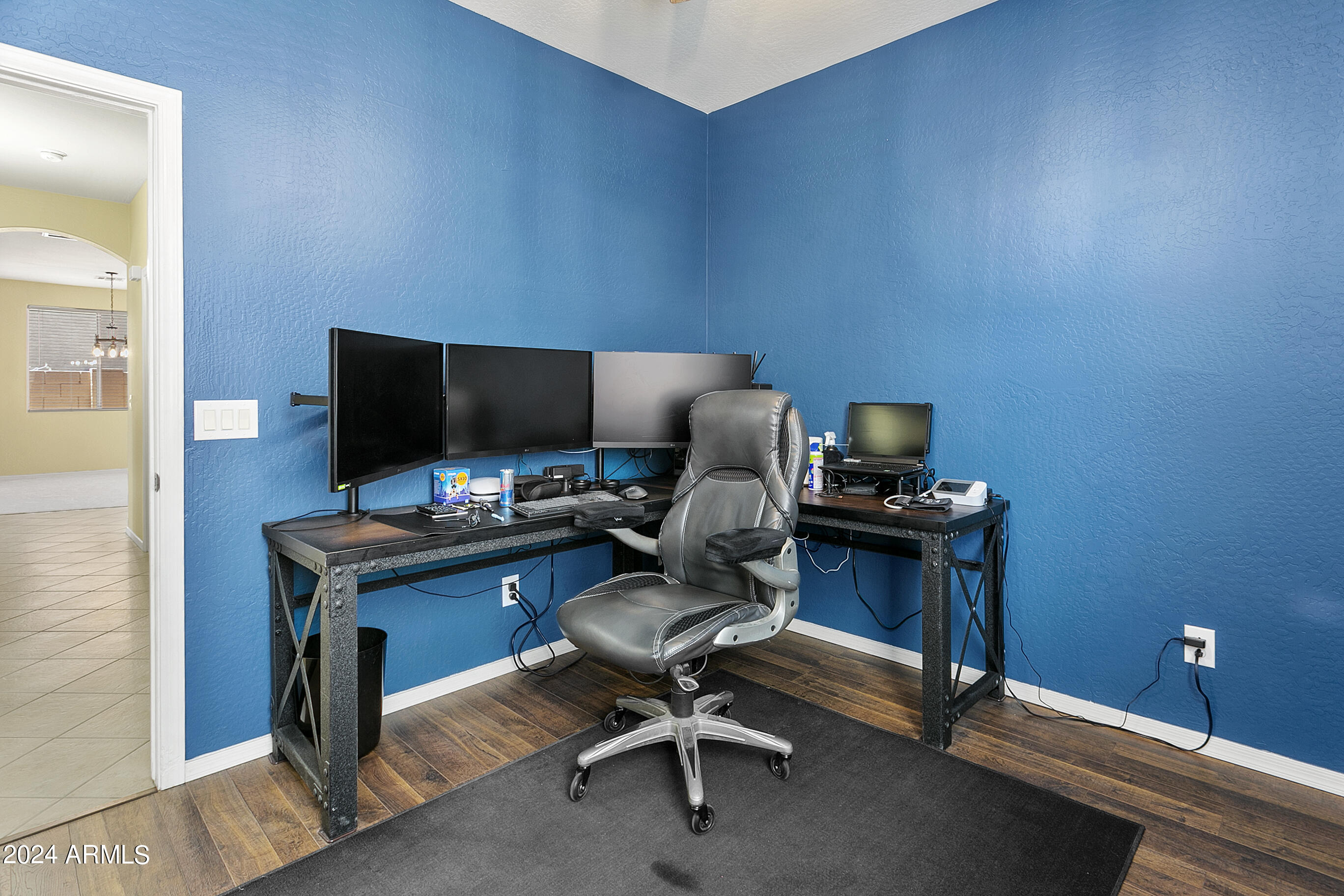 16571 W SHERMAN Street