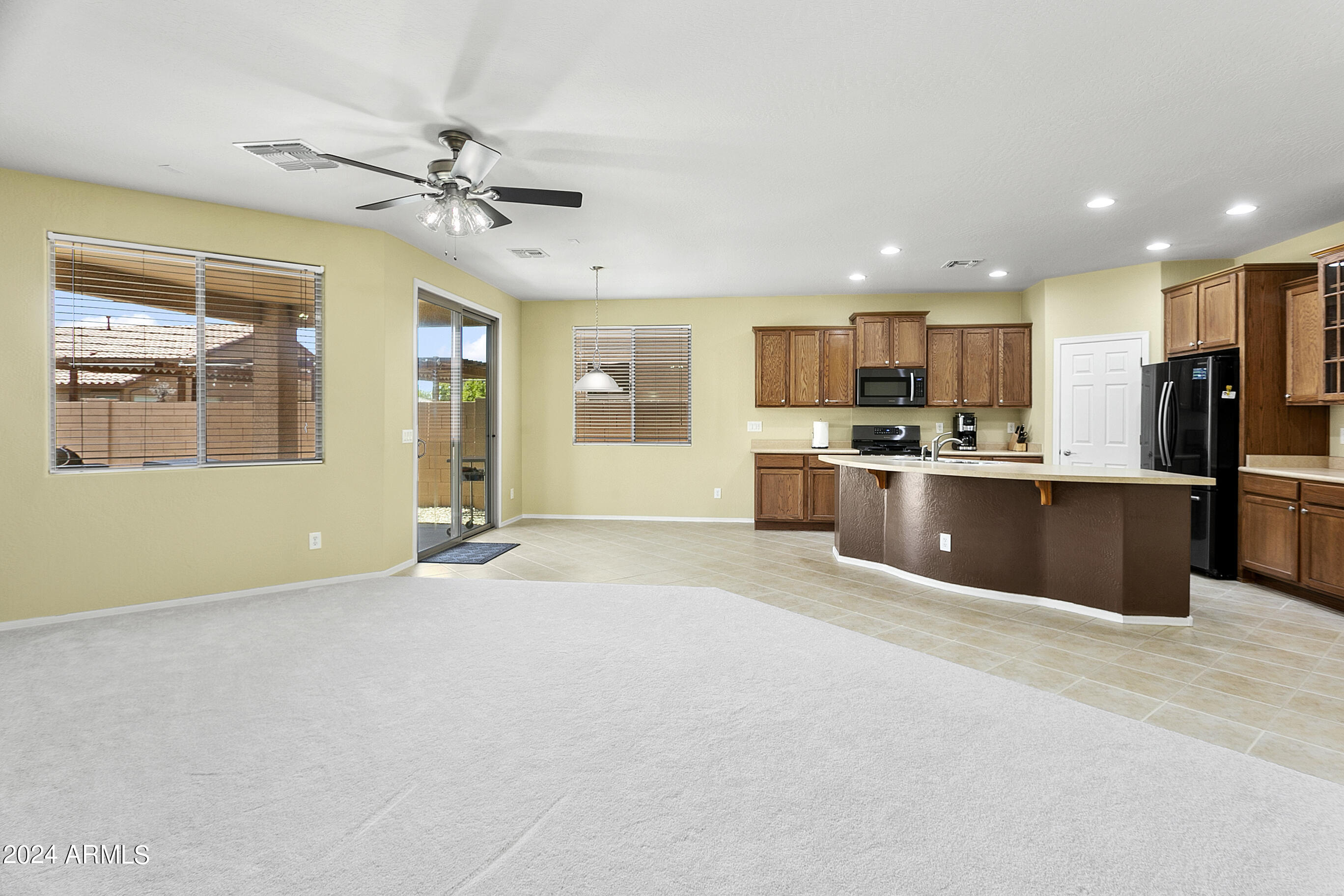 16571 W SHERMAN Street