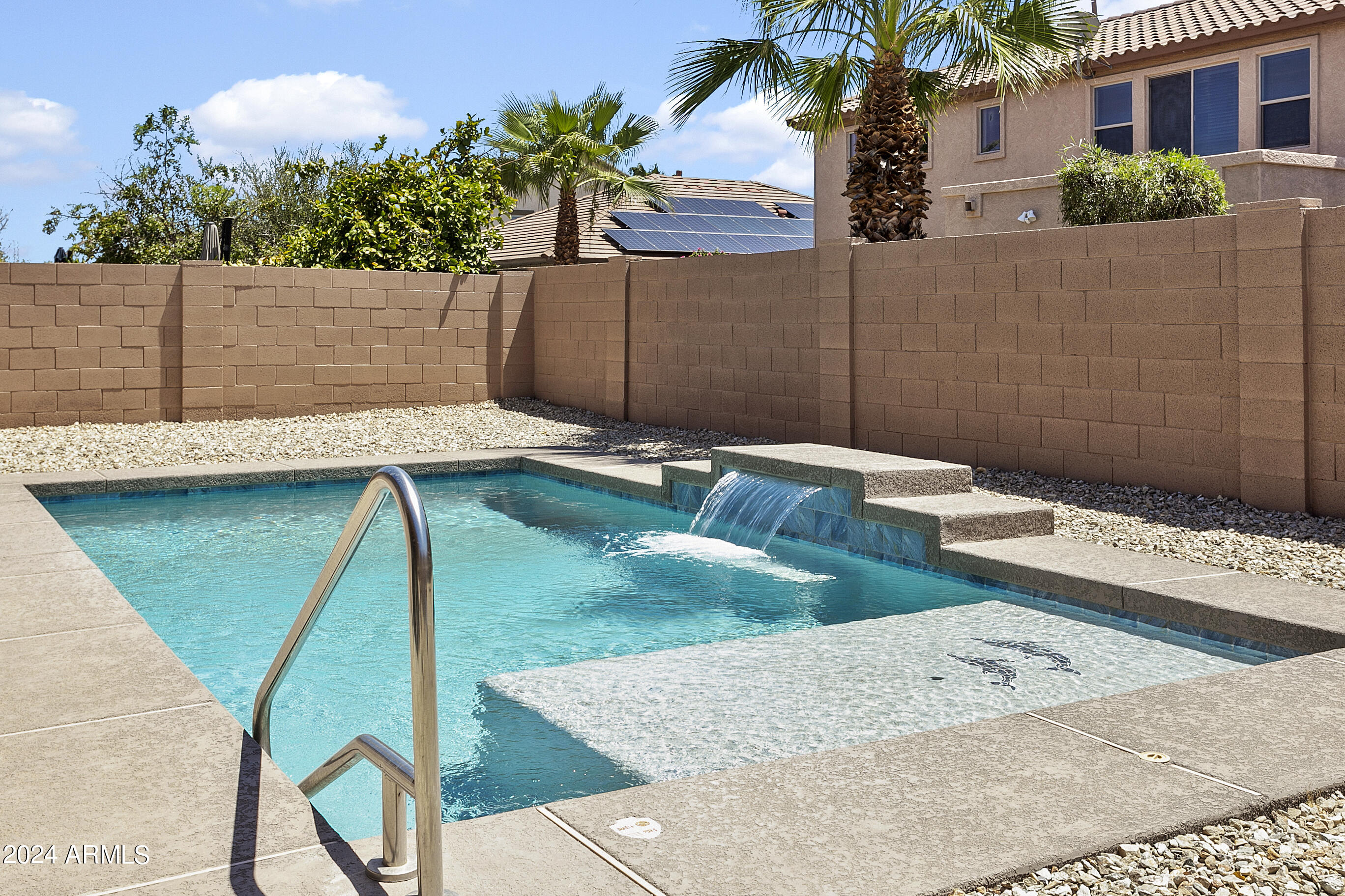 16571 W SHERMAN Street