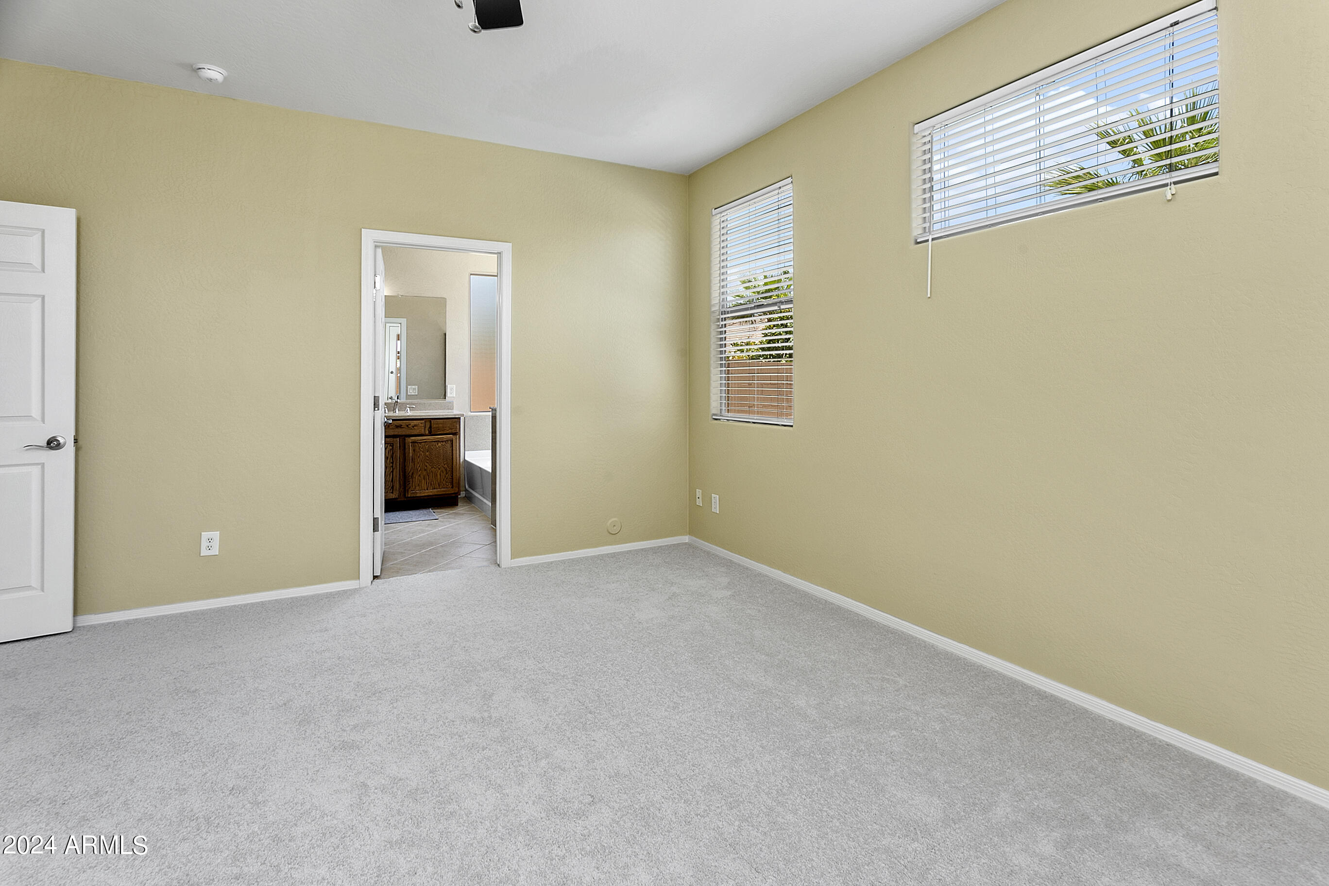 16571 W SHERMAN Street