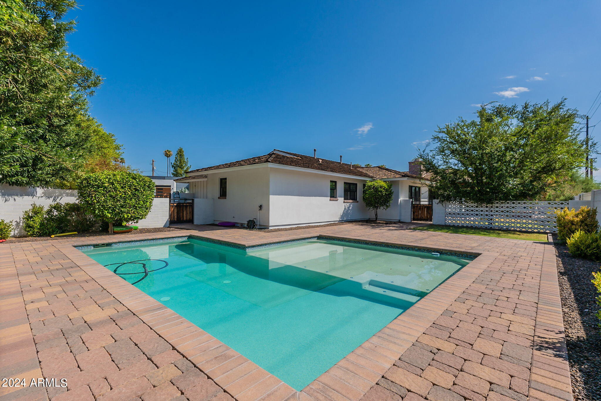 6433 E Calle Camelia --