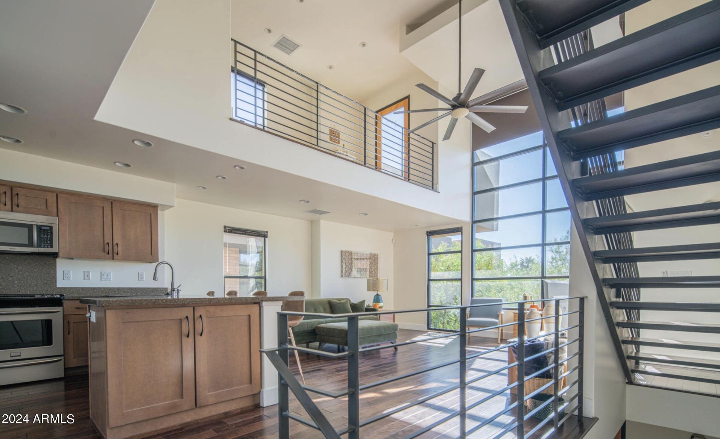 1300 W 5TH Street # 1006