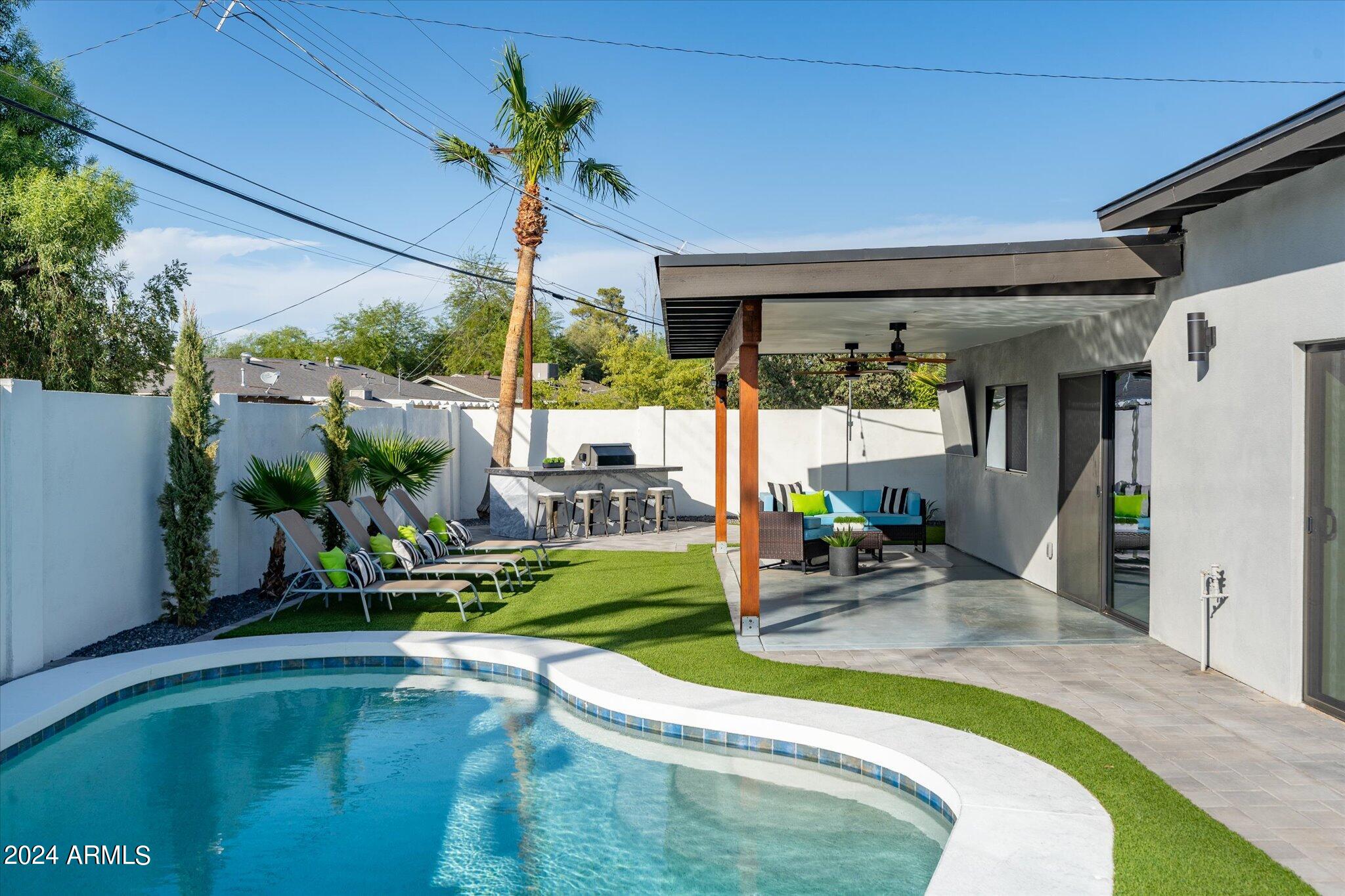 8714 E RANCHO VISTA Drive