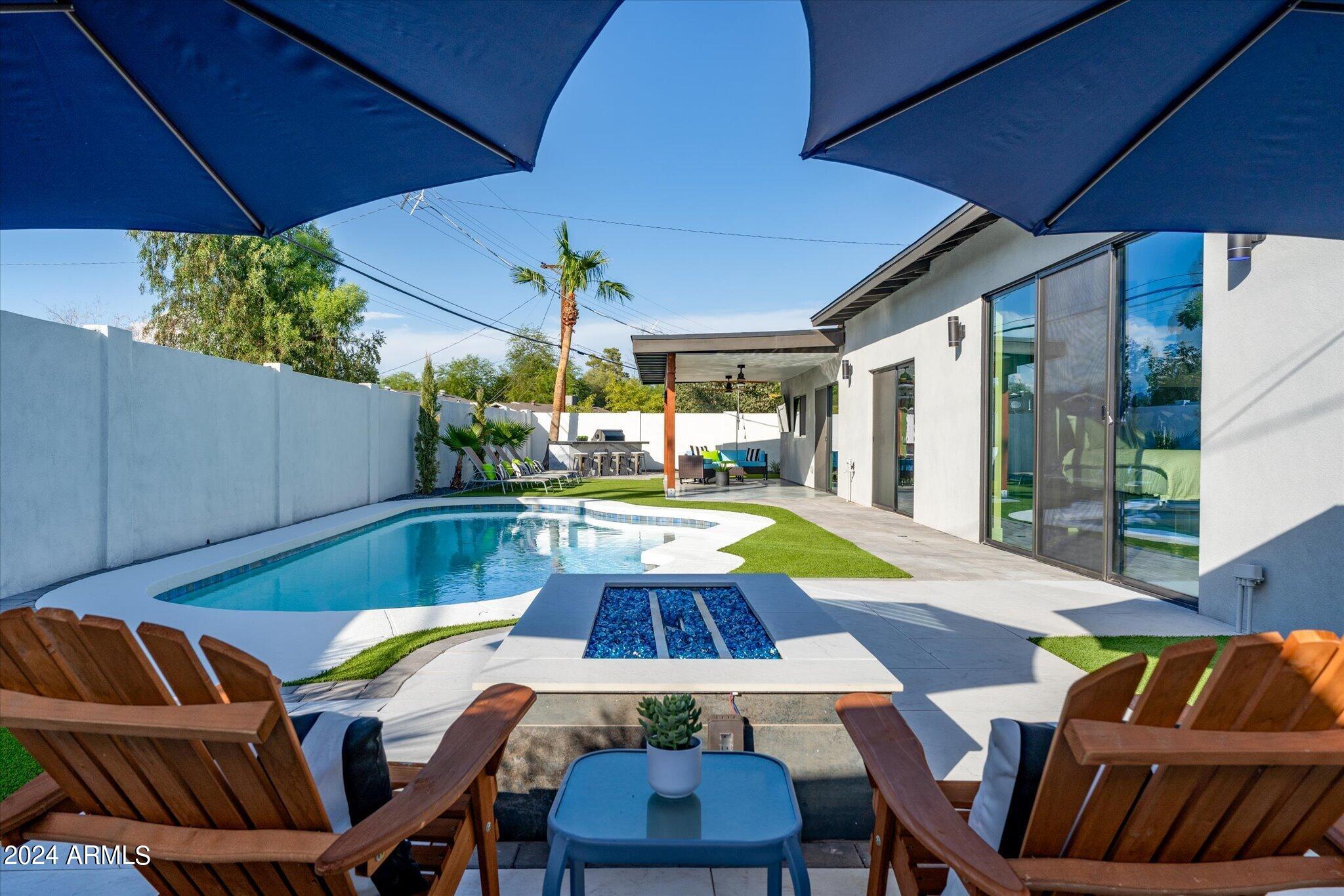 8714 E RANCHO VISTA Drive