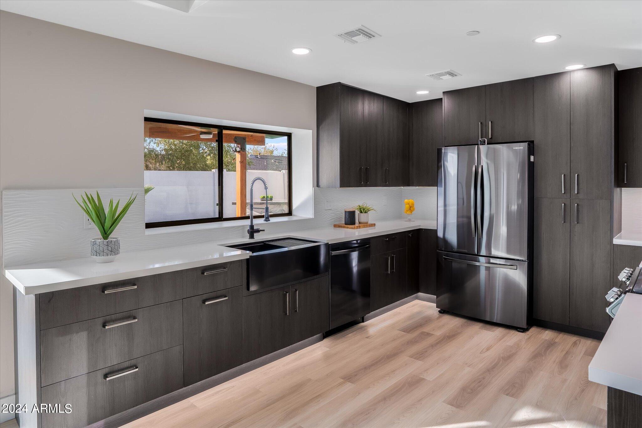 8714 E RANCHO VISTA Drive