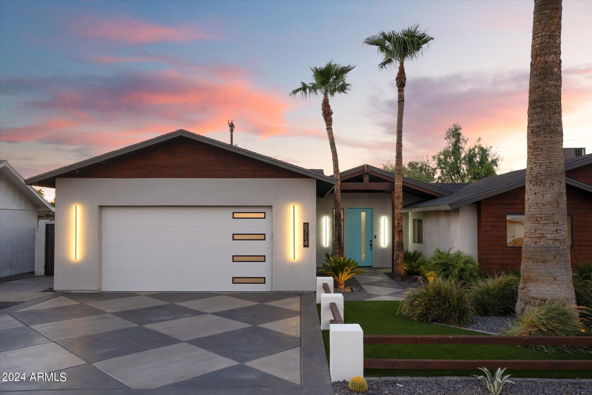8714 E RANCHO VISTA Drive