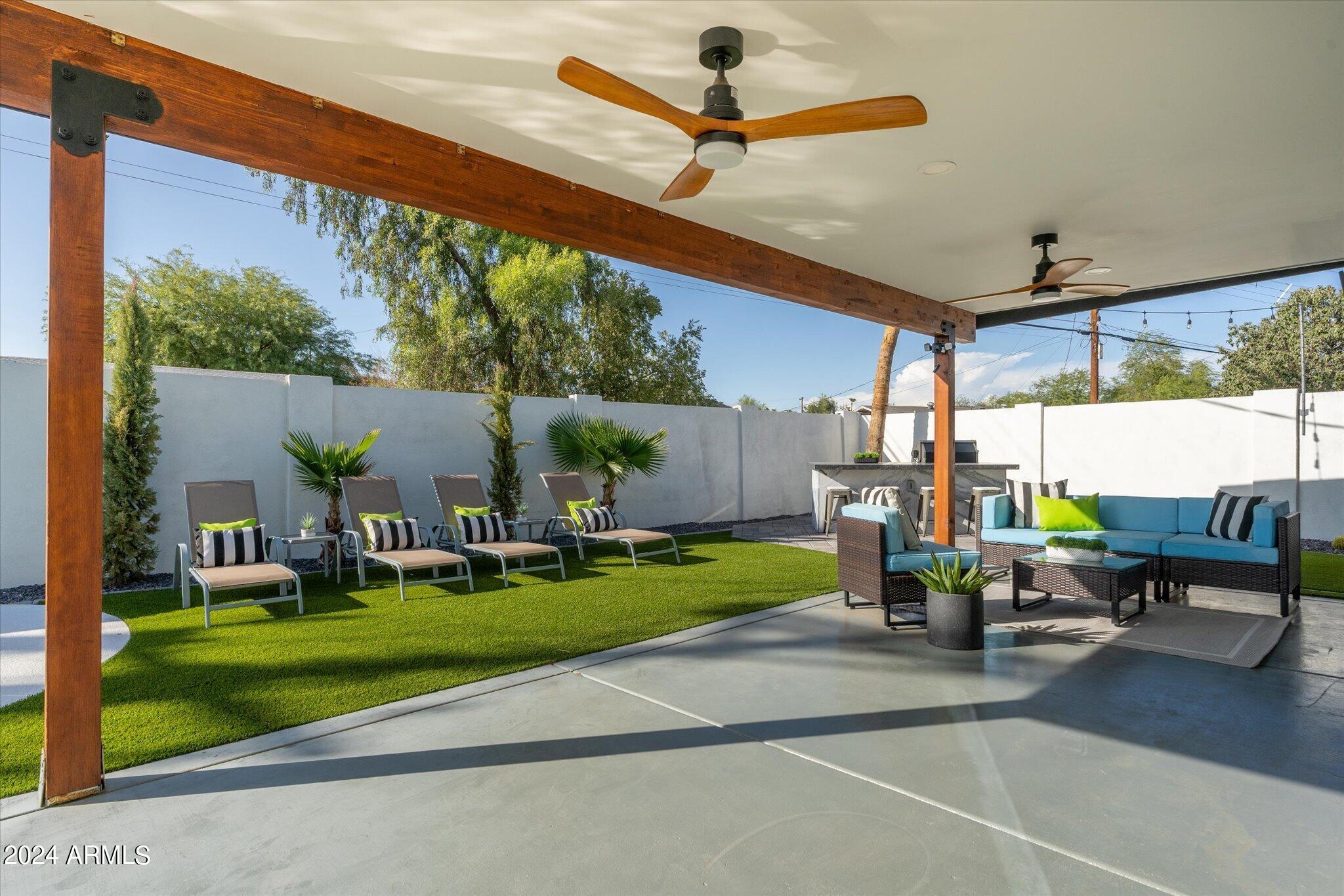 8714 E RANCHO VISTA Drive