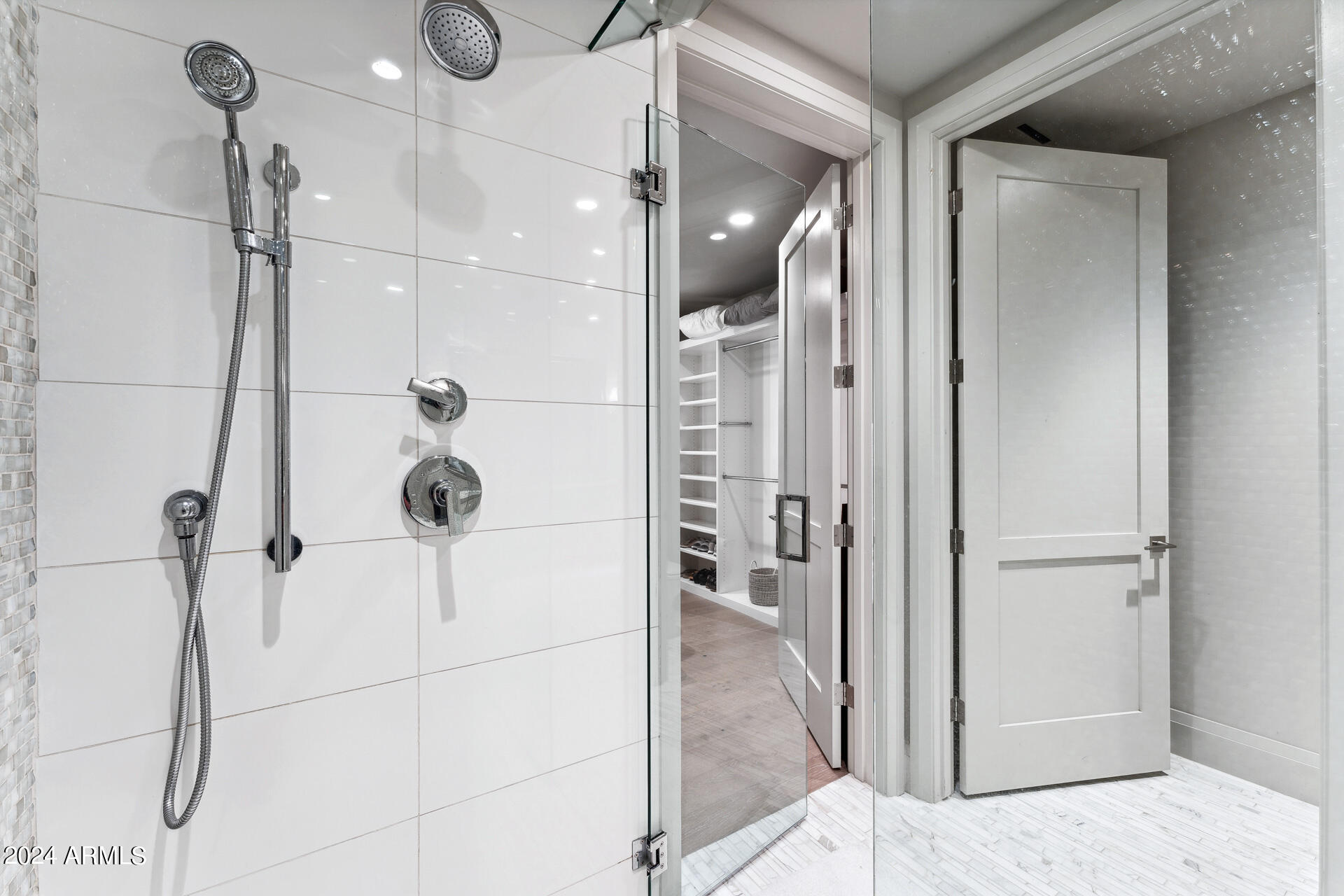 5587 E EDWARD Lane