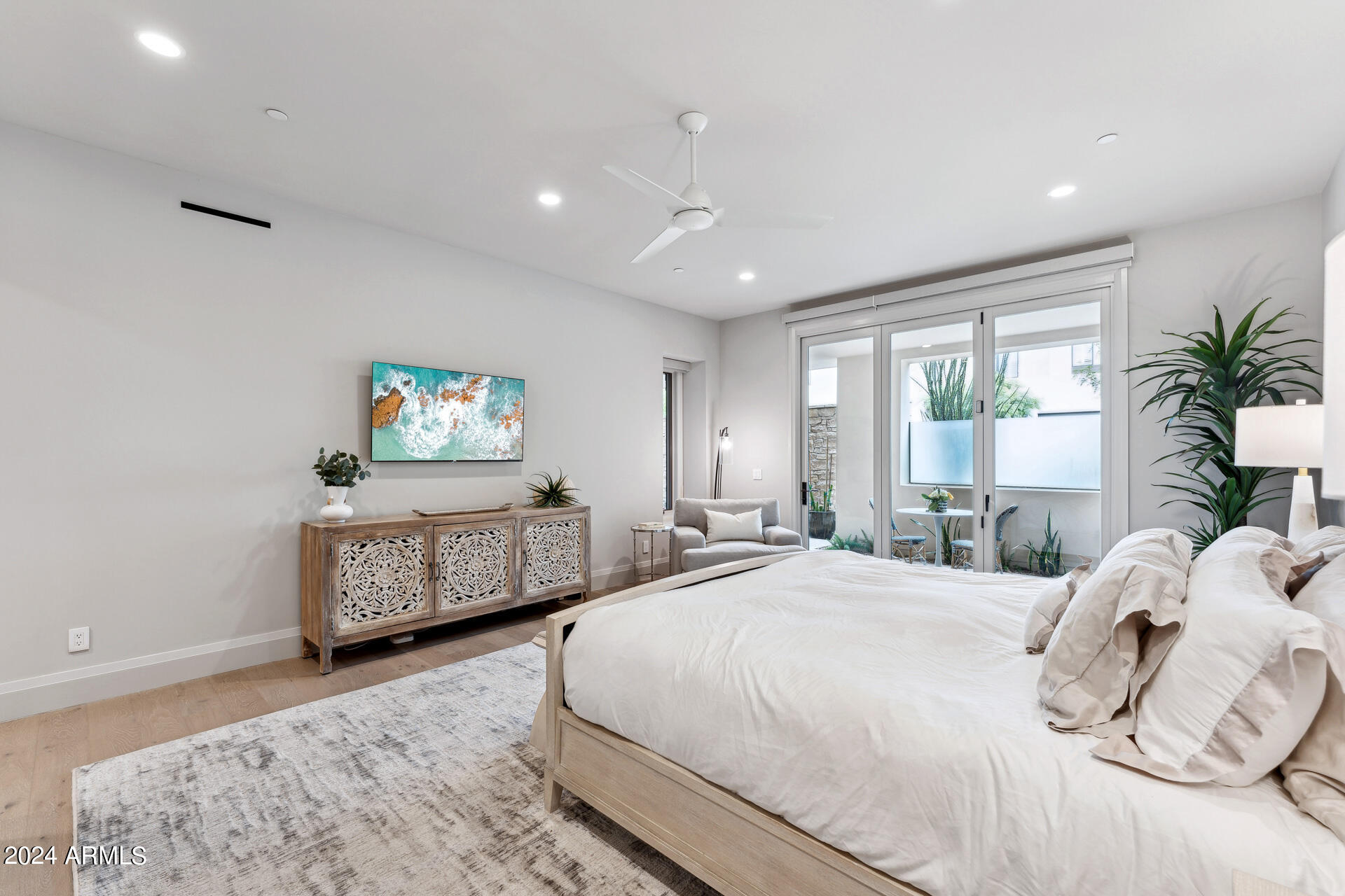 5587 E EDWARD Lane