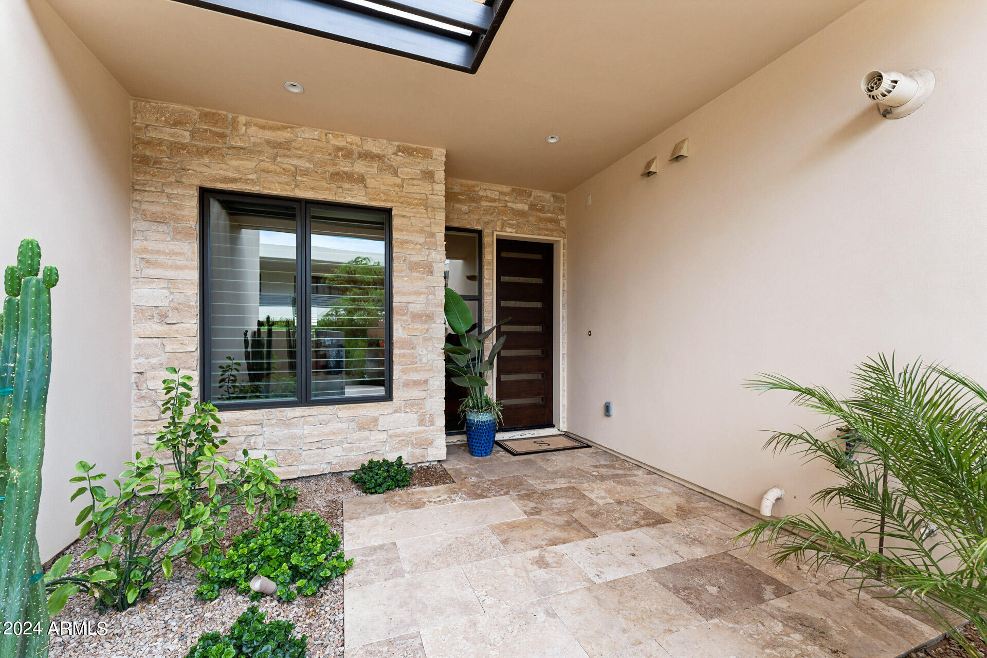 5587 E EDWARD Lane