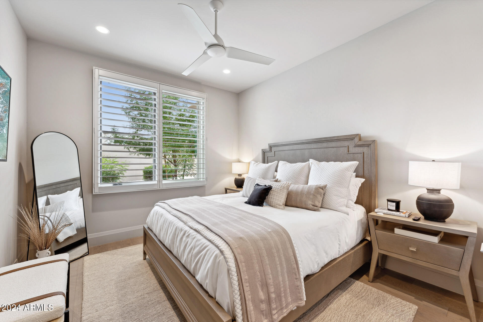 5587 E EDWARD Lane