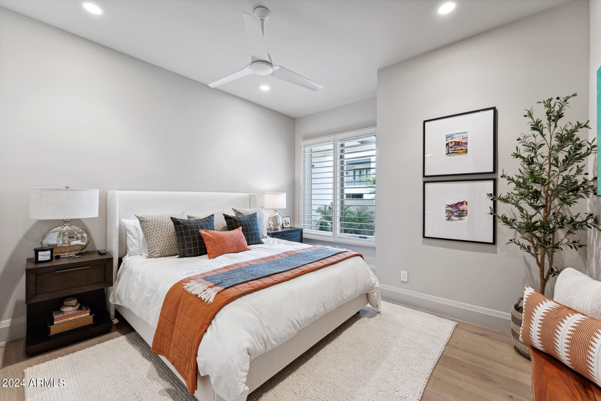 5587 E EDWARD Lane