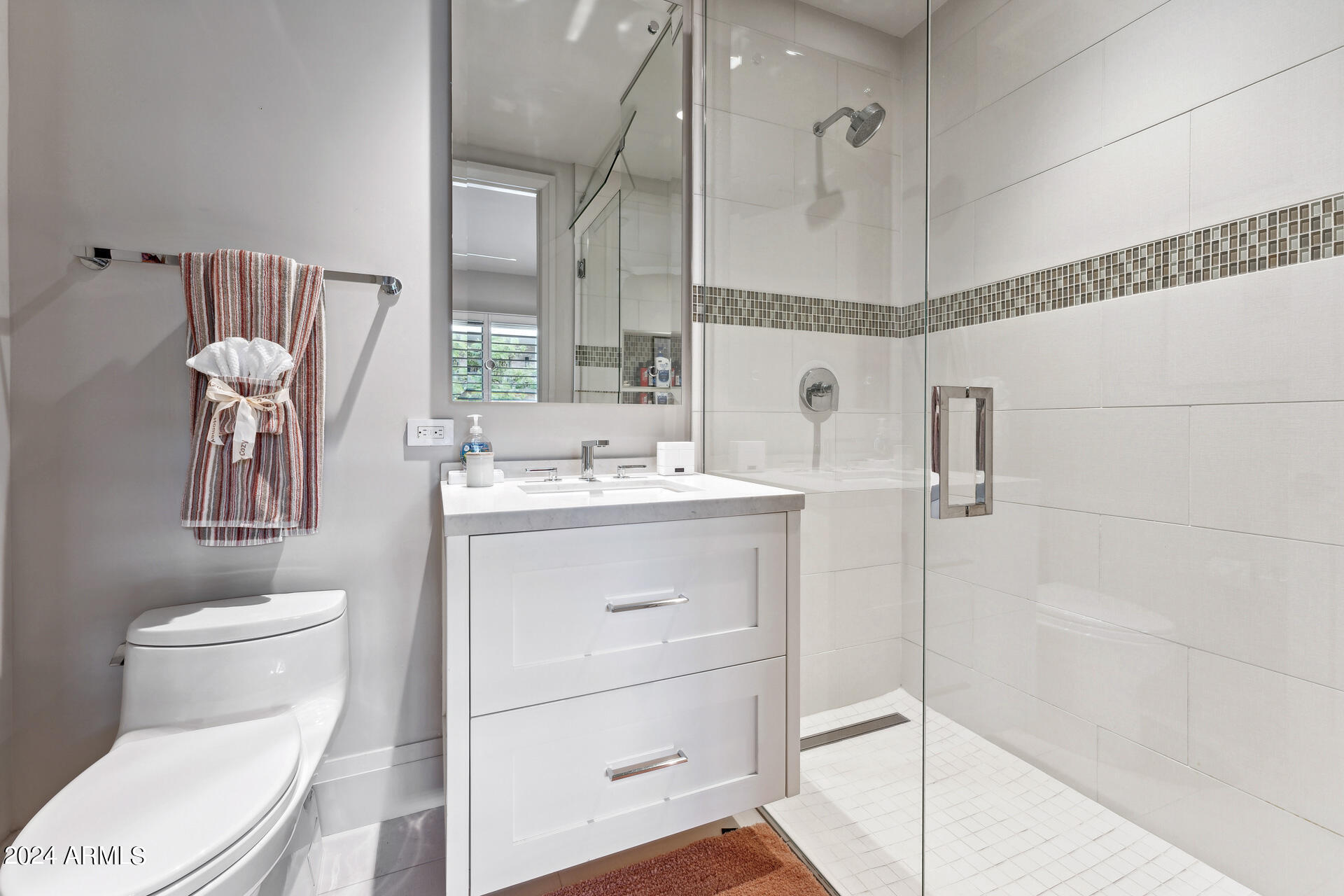 5587 E EDWARD Lane