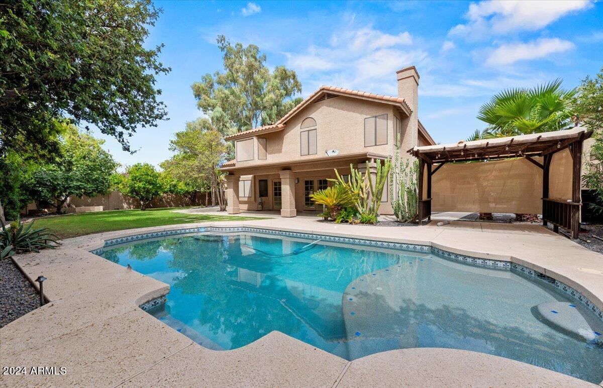 305 E VERA Lane